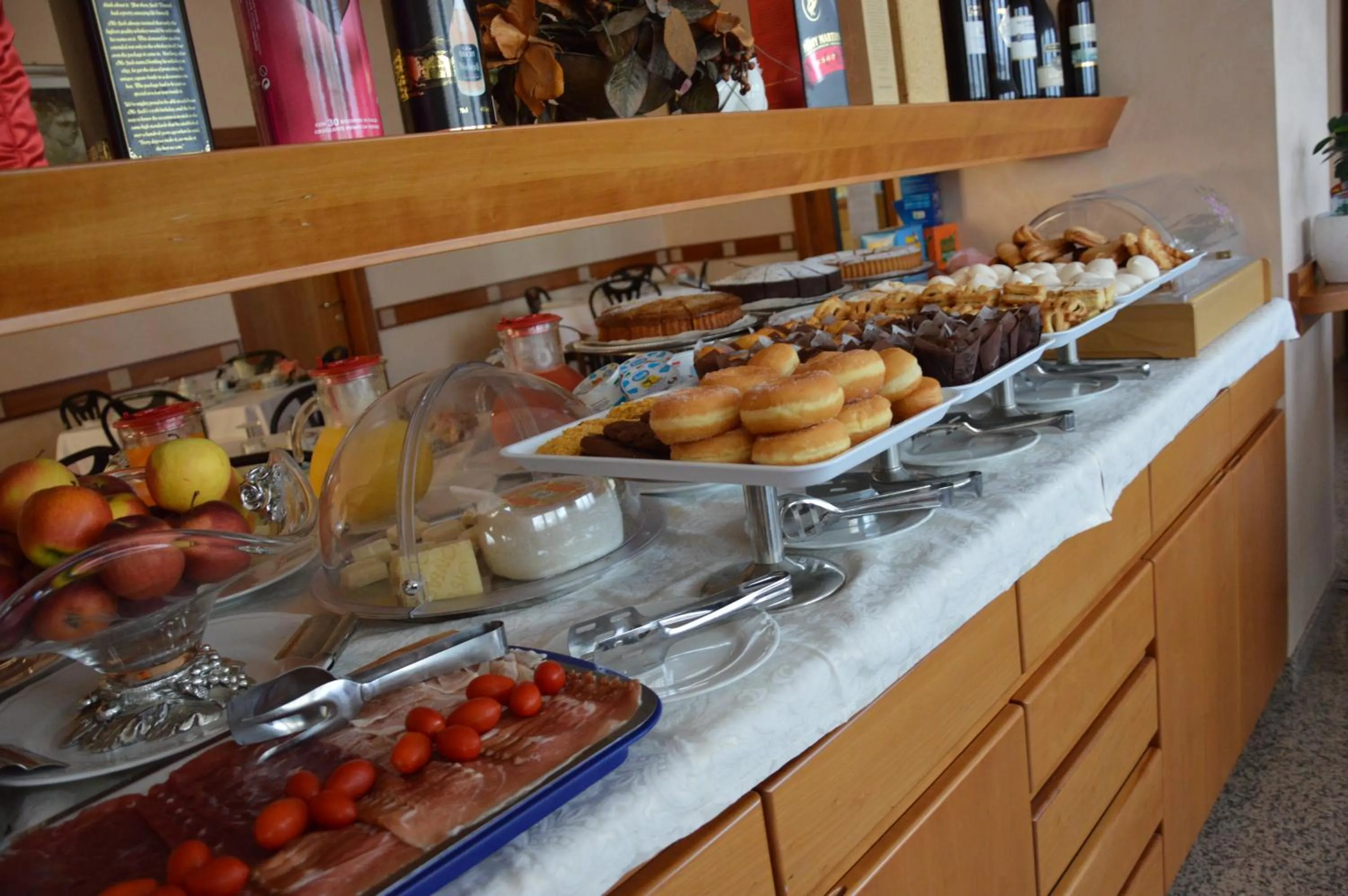 Buffet breakfast in Hotel Diga