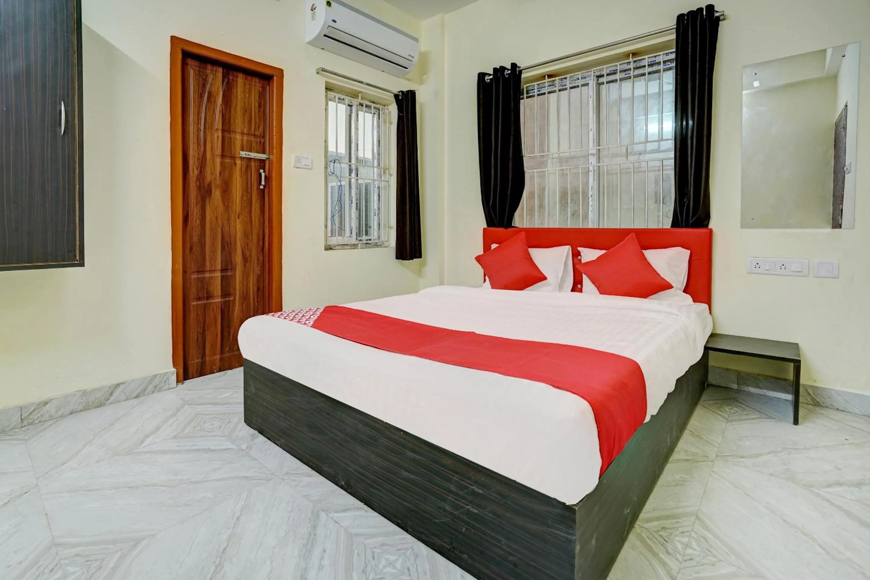 Bedroom, Bed in Hotel O Avisi Residency