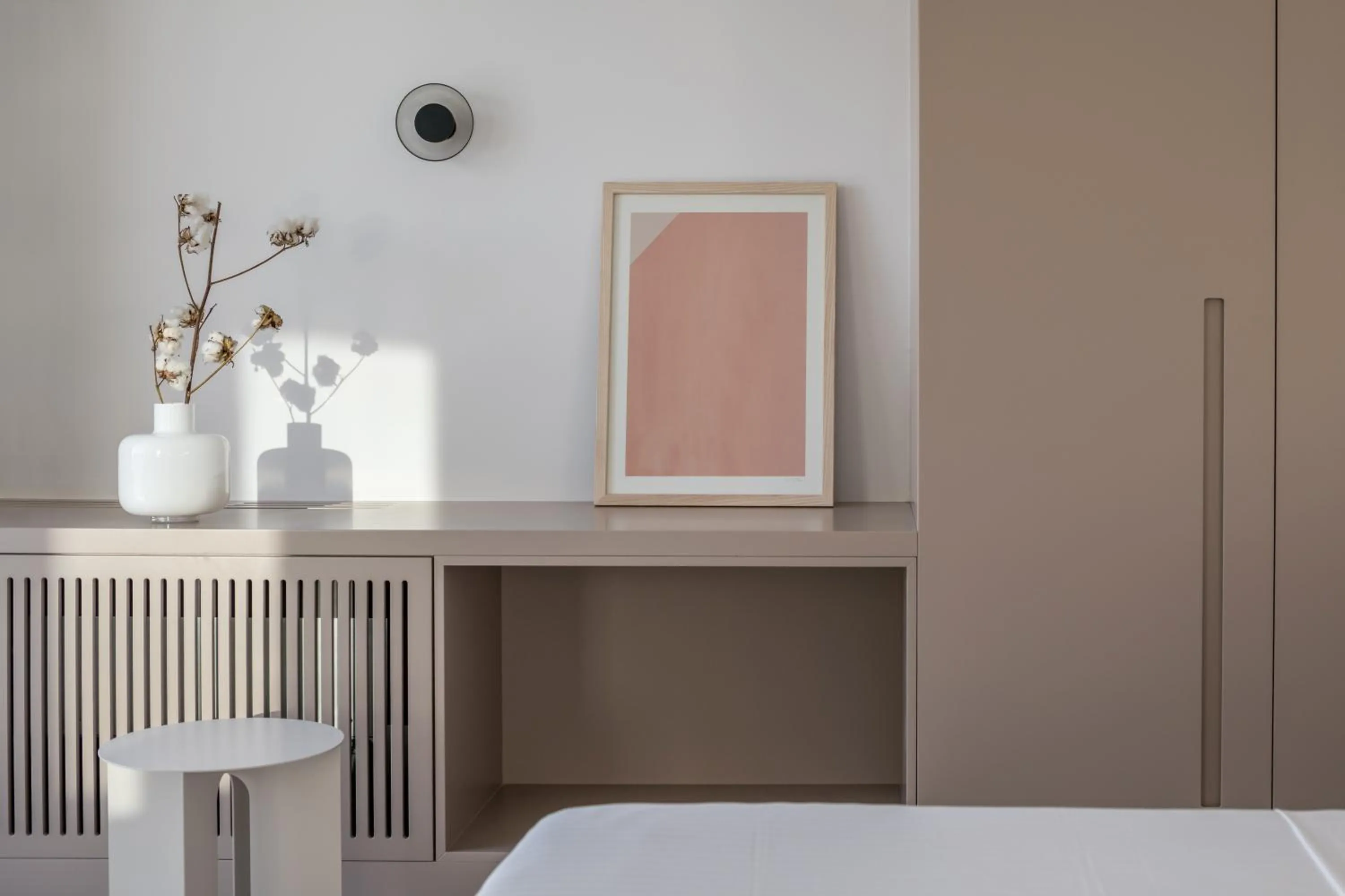 wardrobe, Bed in The Saint Hotel