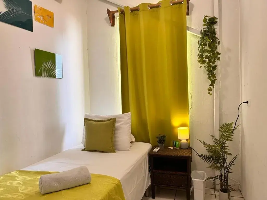 Single Room with Shared Bathroom in Panama House Bed & Breakfast Single Room with Shared Bathroom in Panama House Bed & Breakfast