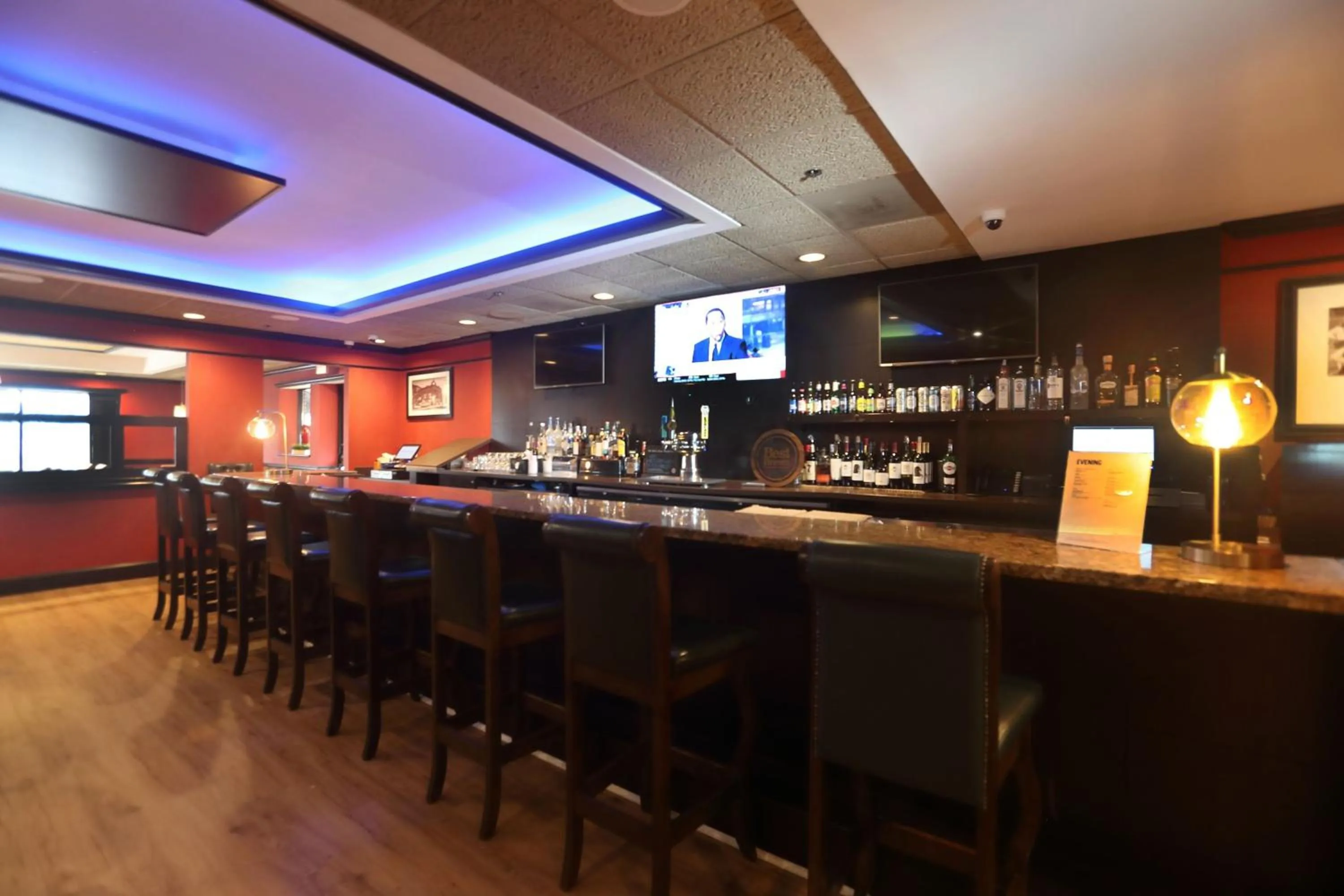 Lounge or bar in Four Points by Sheraton Wakefield Boston Hotel & Conference Center