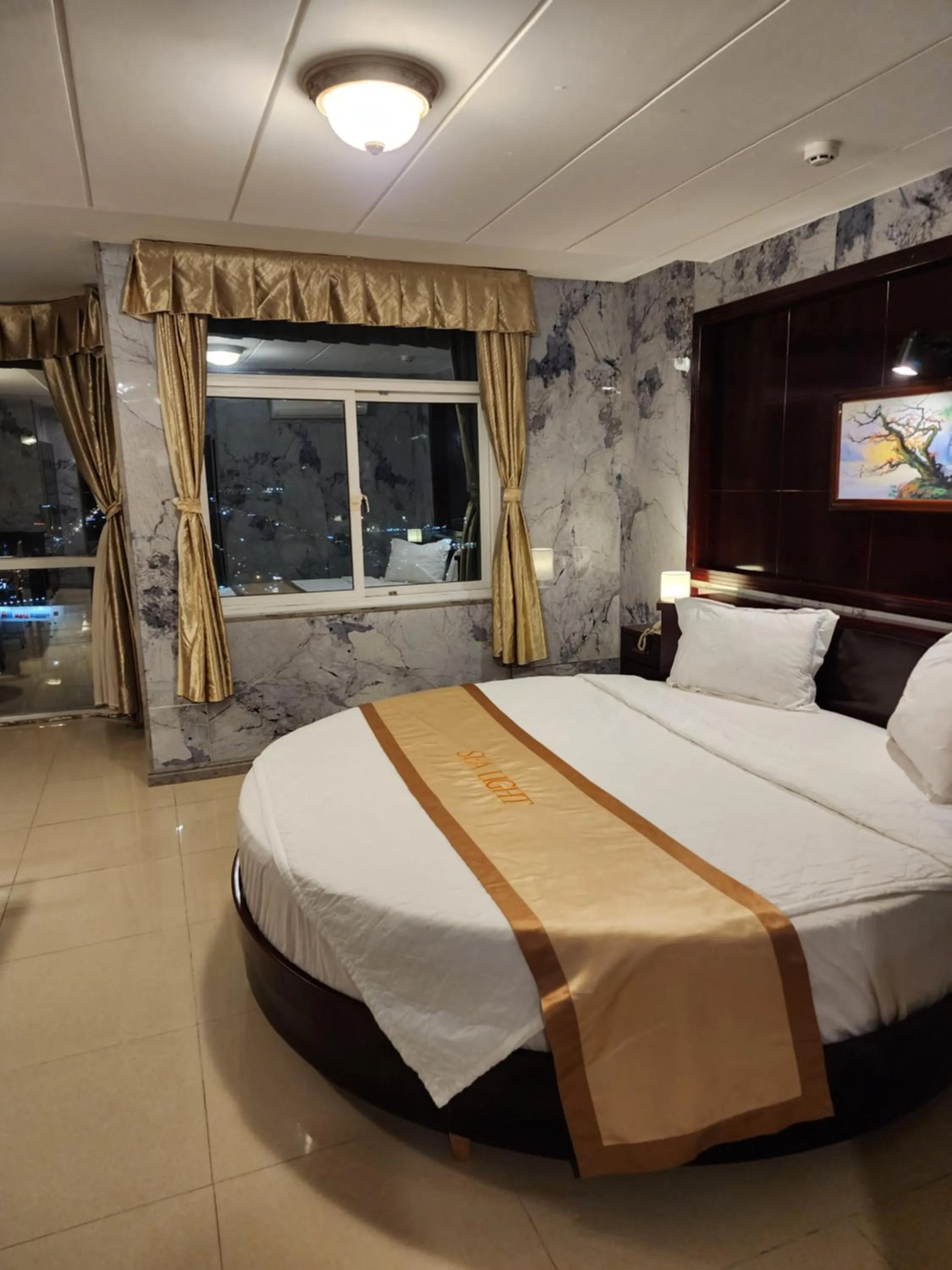 Bedroom, Bed in Sea Light Hotel