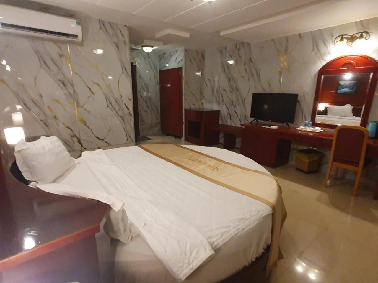 Bedroom, Bed in Sea Light Hotel