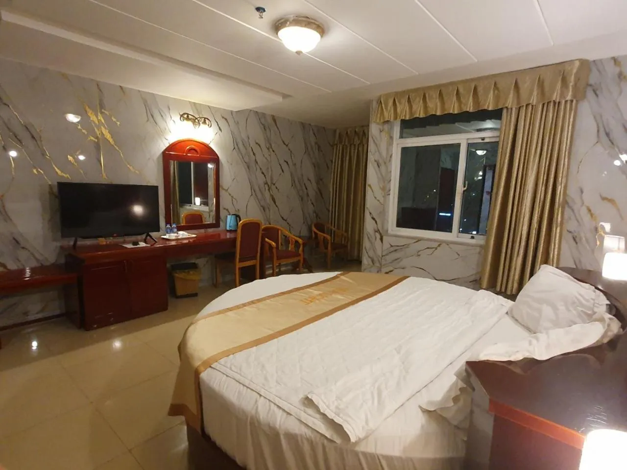 Bedroom, Bed in Sea Light Hotel