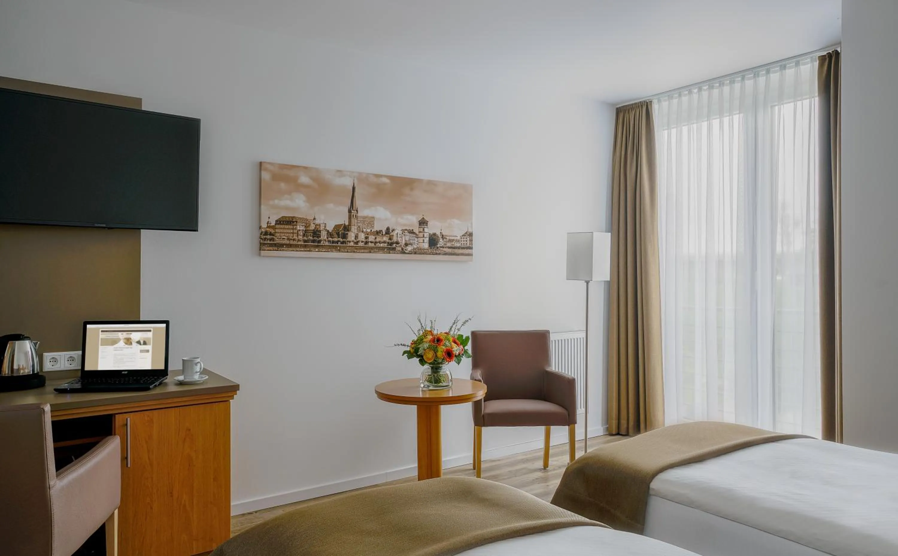 Photo of the whole room, Bed in Chrisma