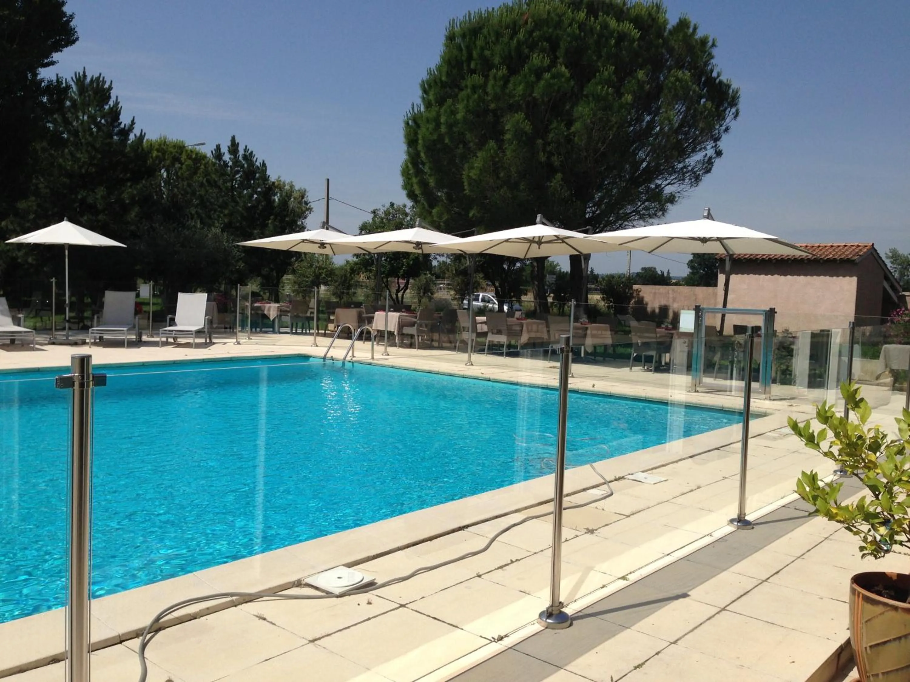 Day in Le Domaine des Oliviers