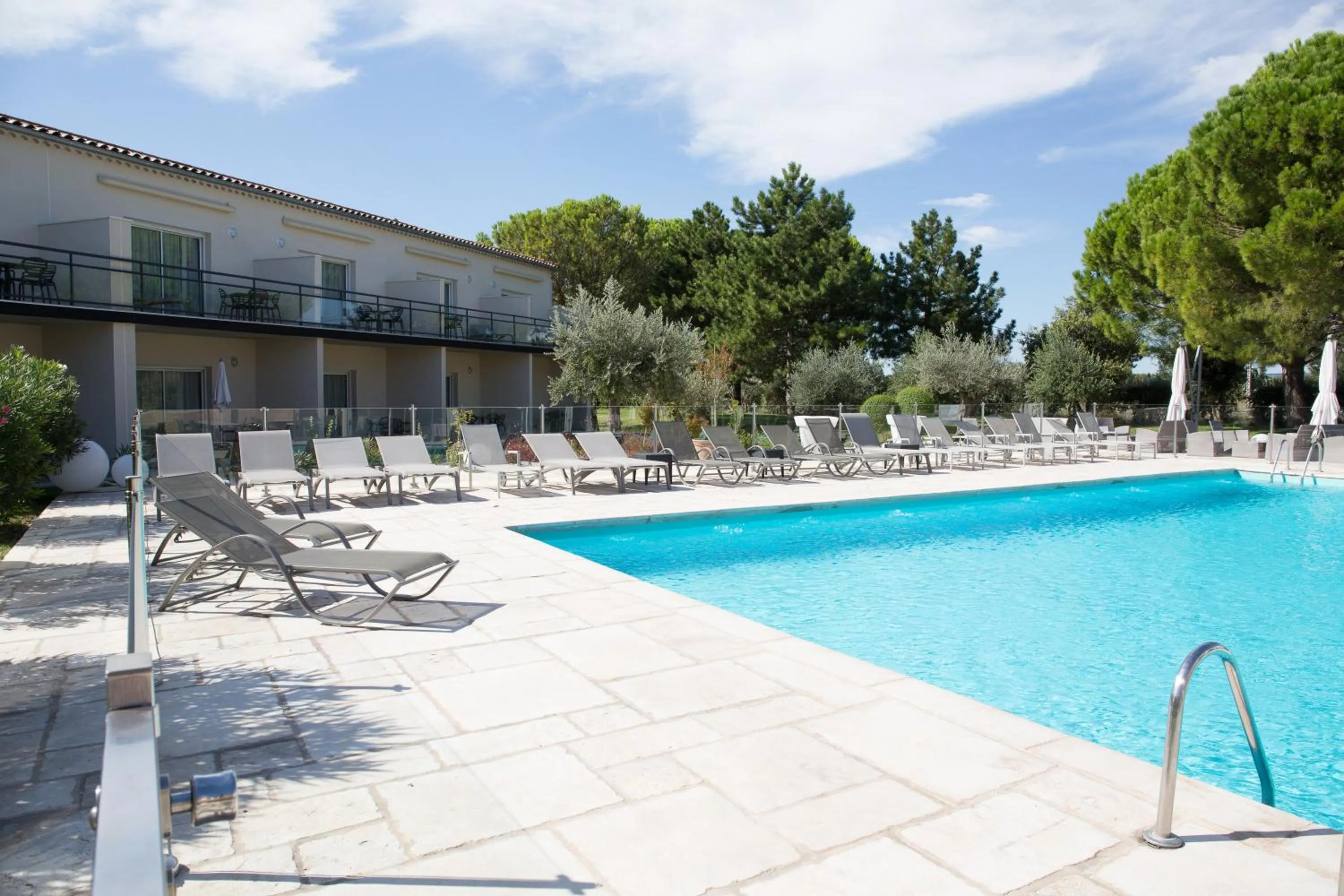 Day in Le Domaine des Oliviers