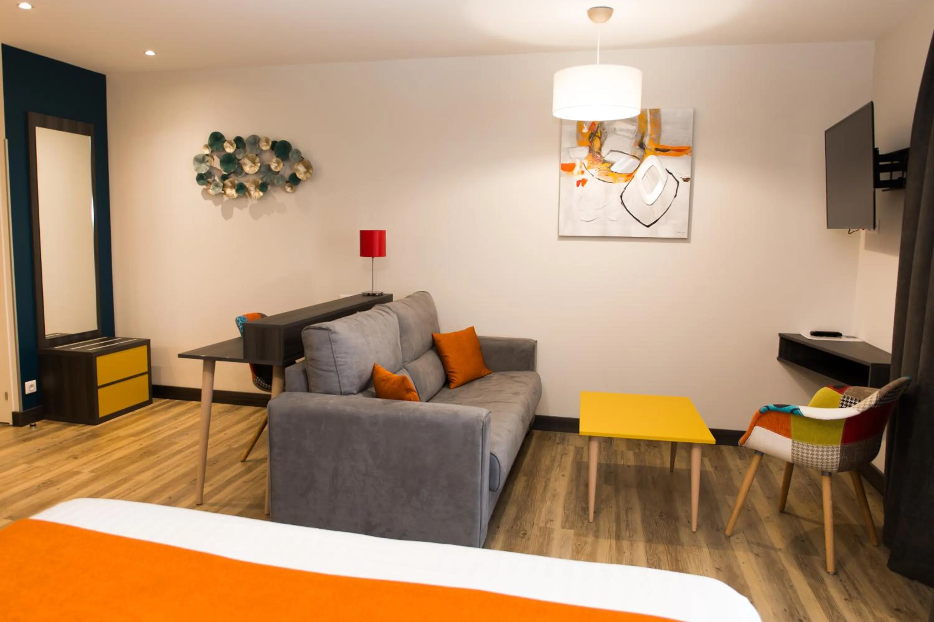 TV and multimedia in Le Domaine des Oliviers