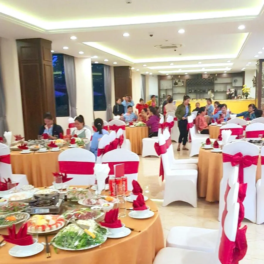 Restaurant/places to eat in Thông Đỏ Hotel