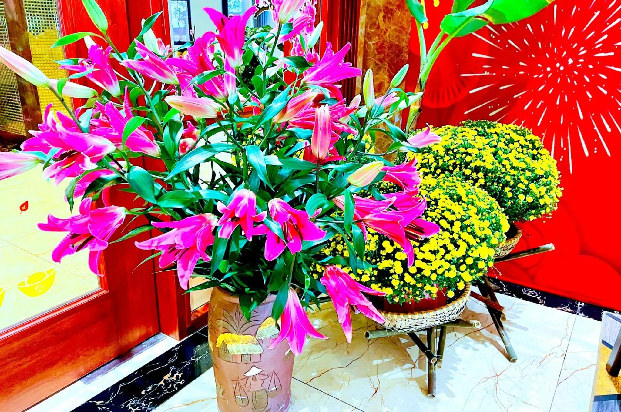 concierge in Thông Đỏ Hotel