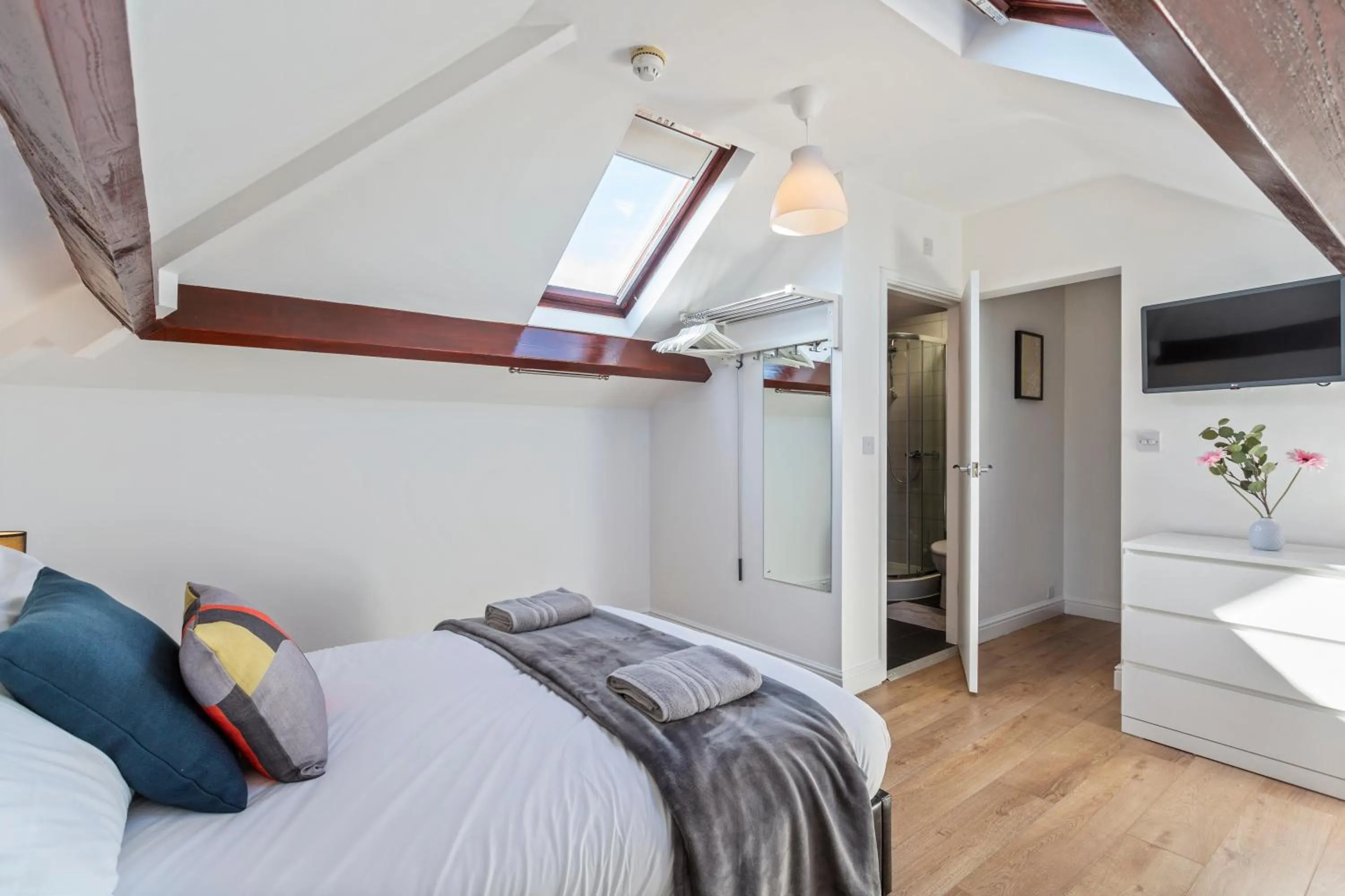 Bedroom, Bed in River Rooms Nottingham