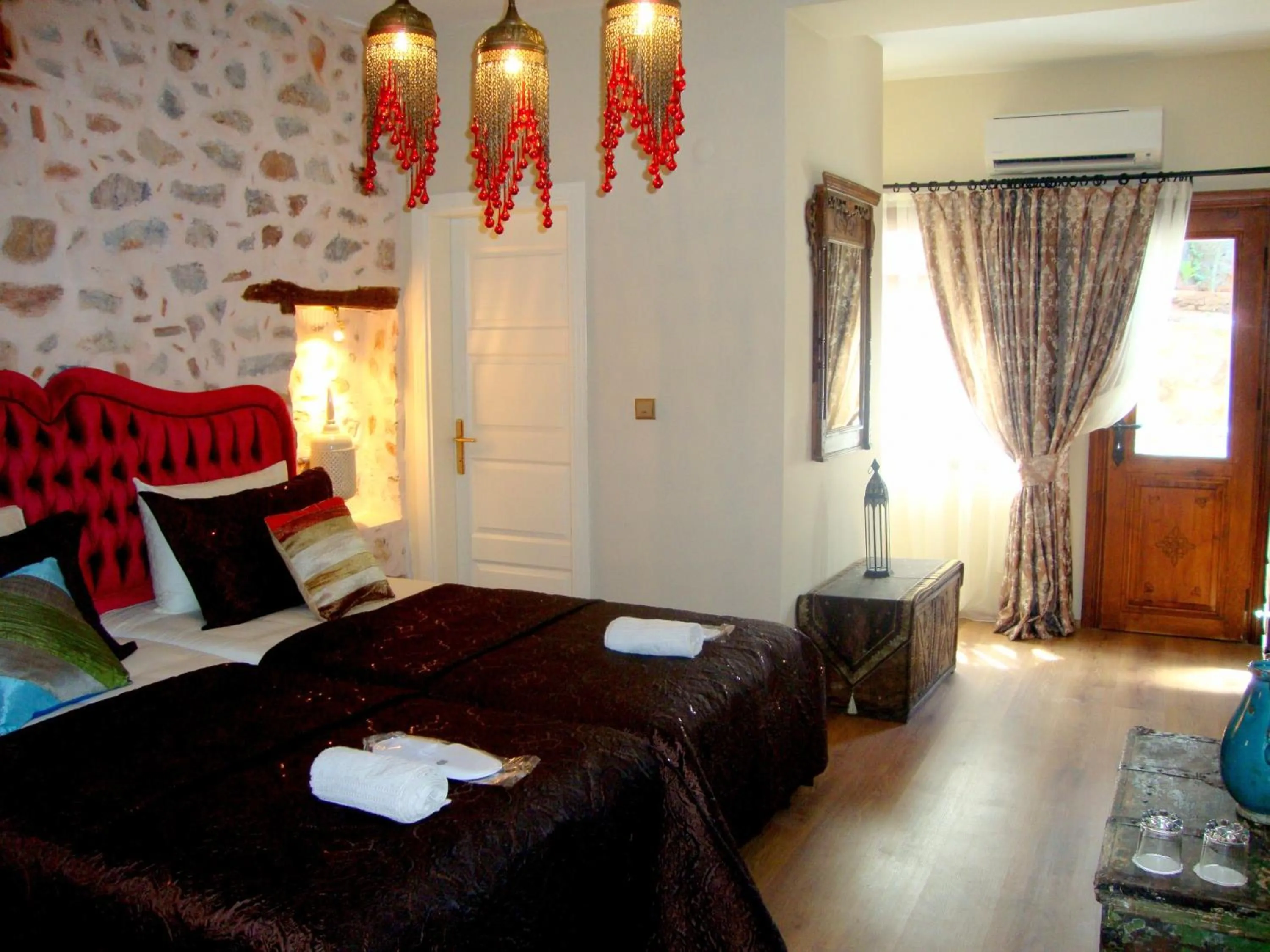 Bed in Lemon Villa Hotel