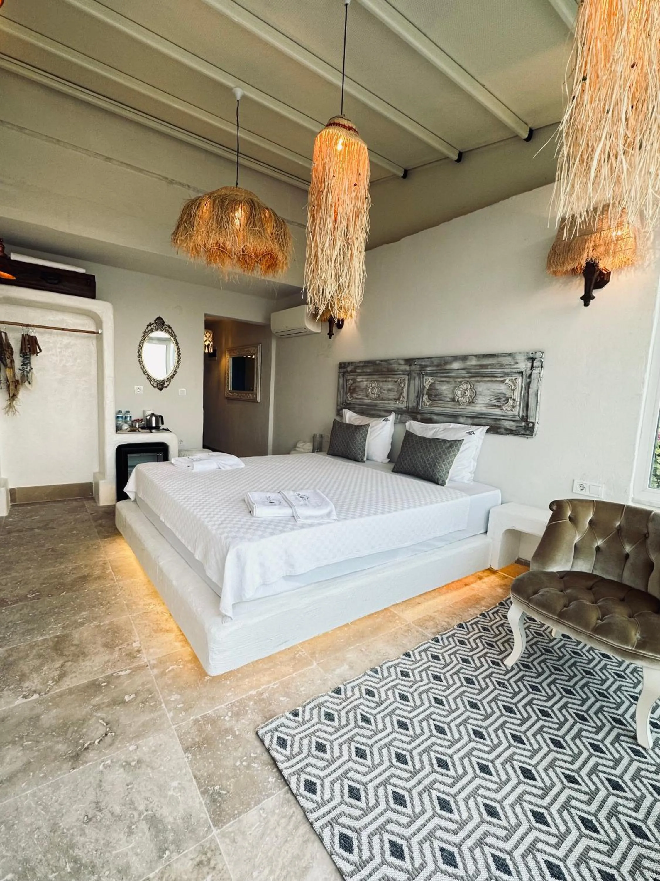 Photo of the whole room, Bed in Lemon Villa Hotel