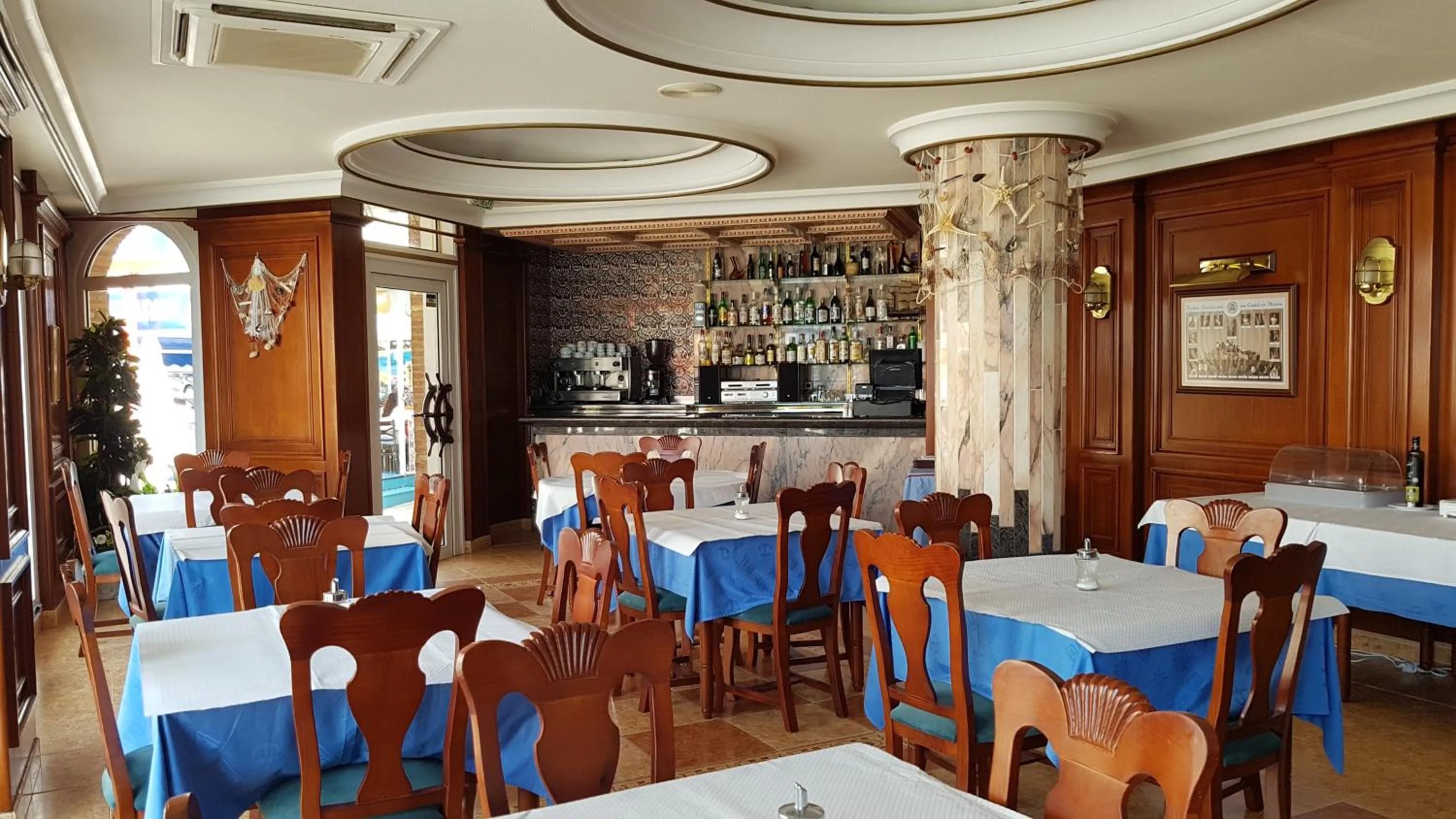 Communal lounge/ TV room in Hotel Cabo de Mar