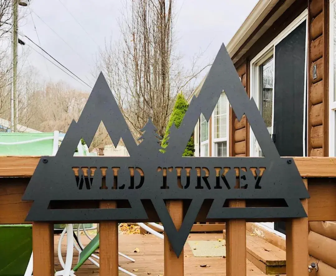 Property building in Maggie Valley Cabin Rentals Property building in Maggie Valley Cabin Rentals