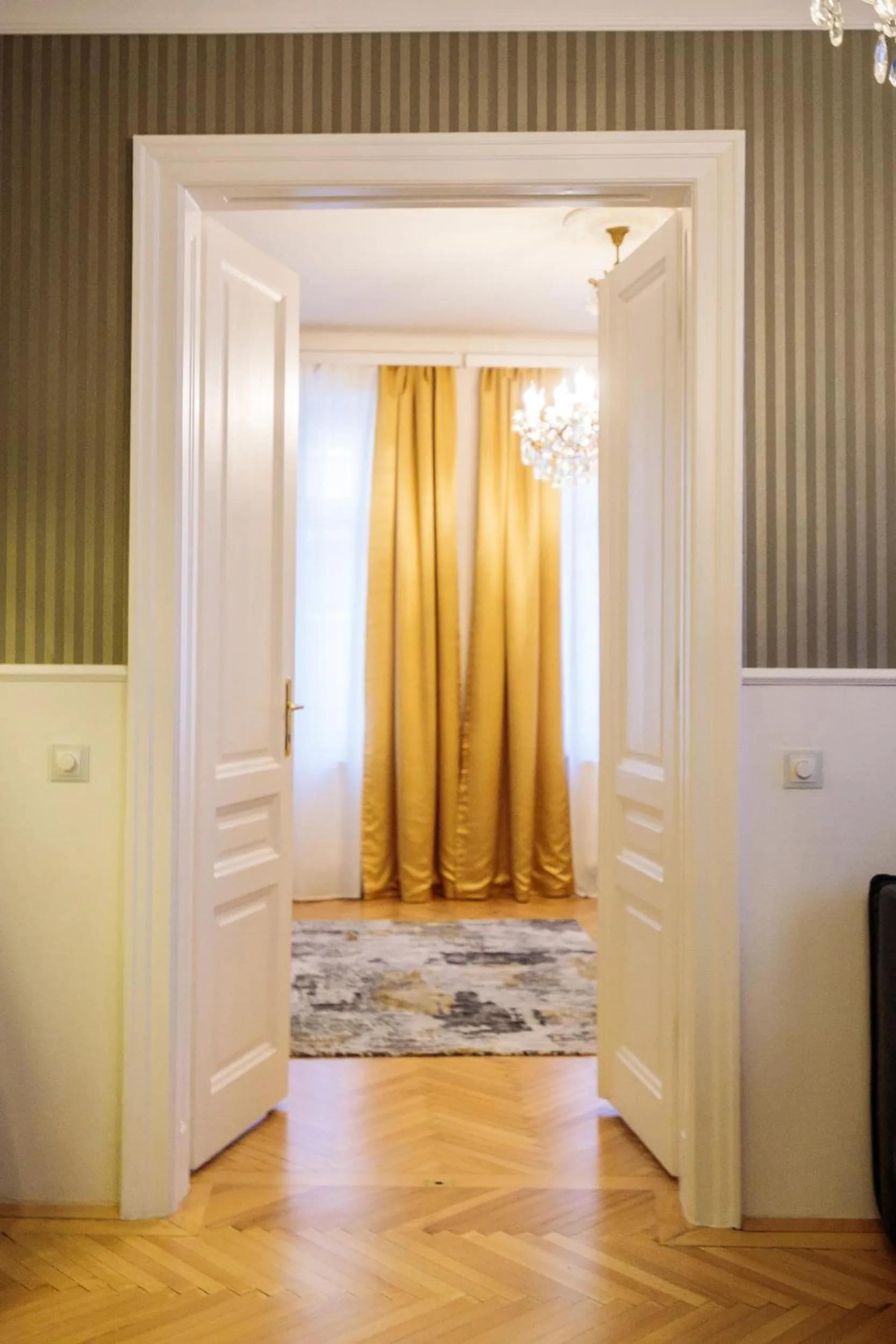 Deluxe Apartment in Sophies Place Augarten - Imperial Lifestyle City Apartments Vienna Parking
