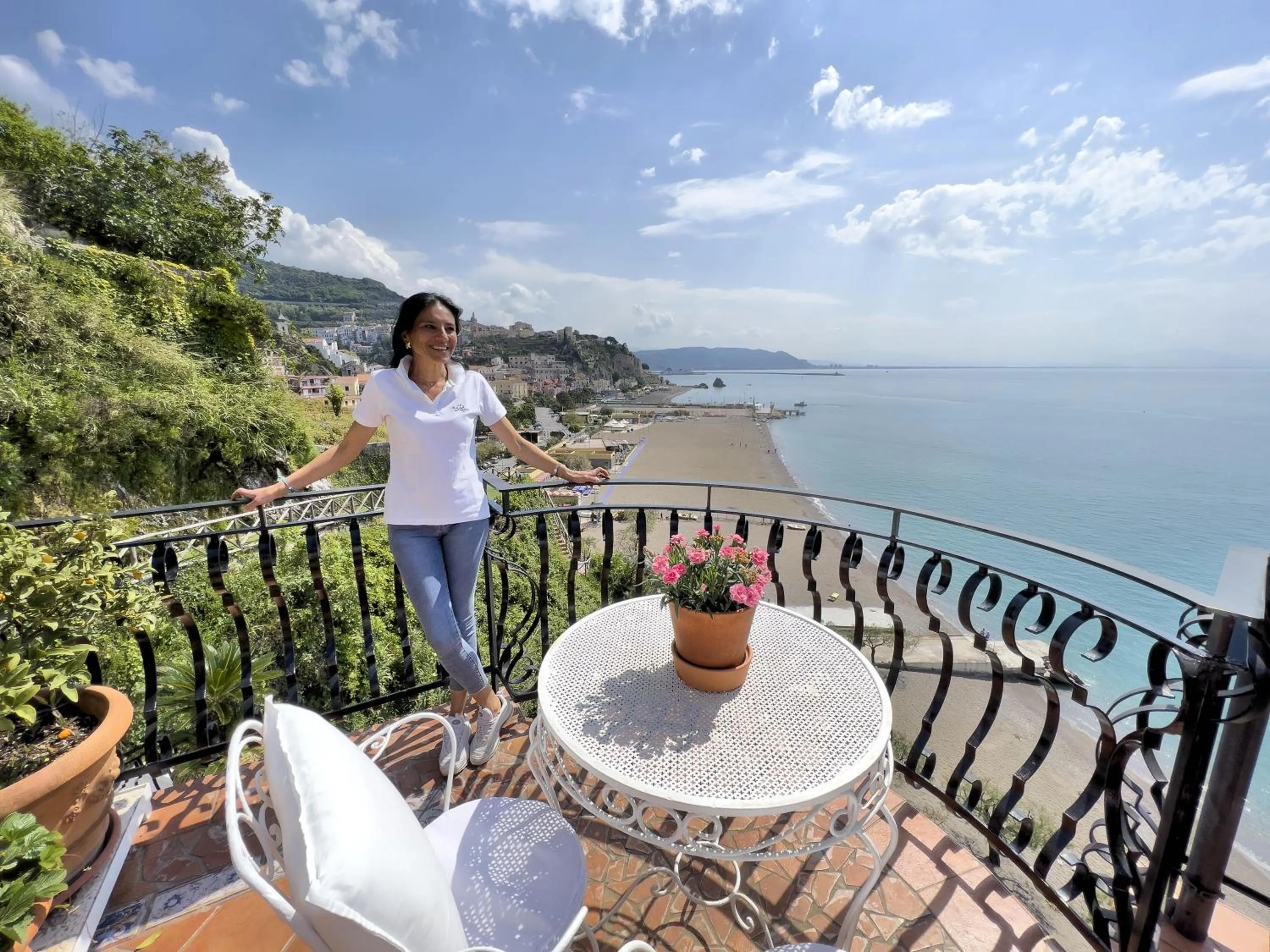 Staff in Due Relais - Panoramic Sea View Suites