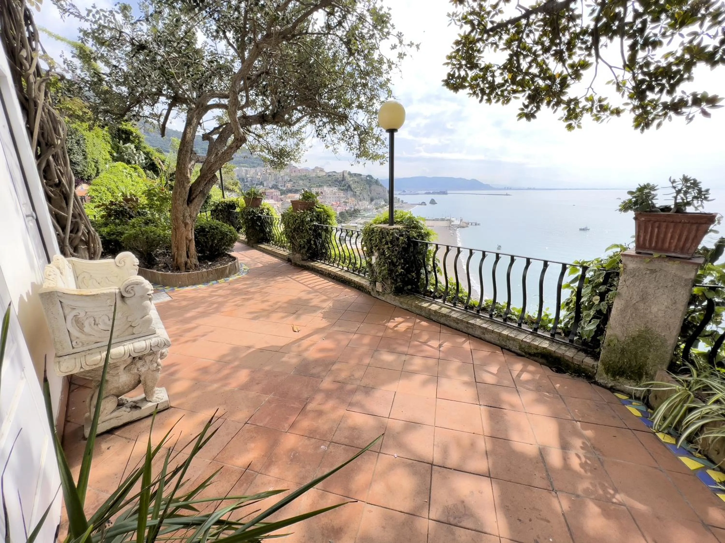 Patio in Due Relais - Panoramic Sea View Suites