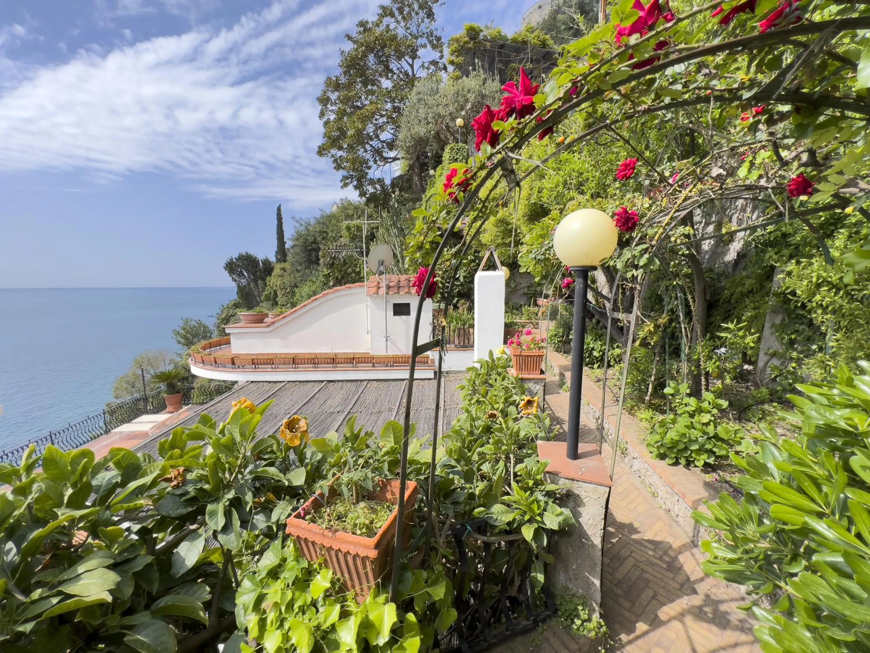 Garden in Due Relais - Panoramic Sea View Suites