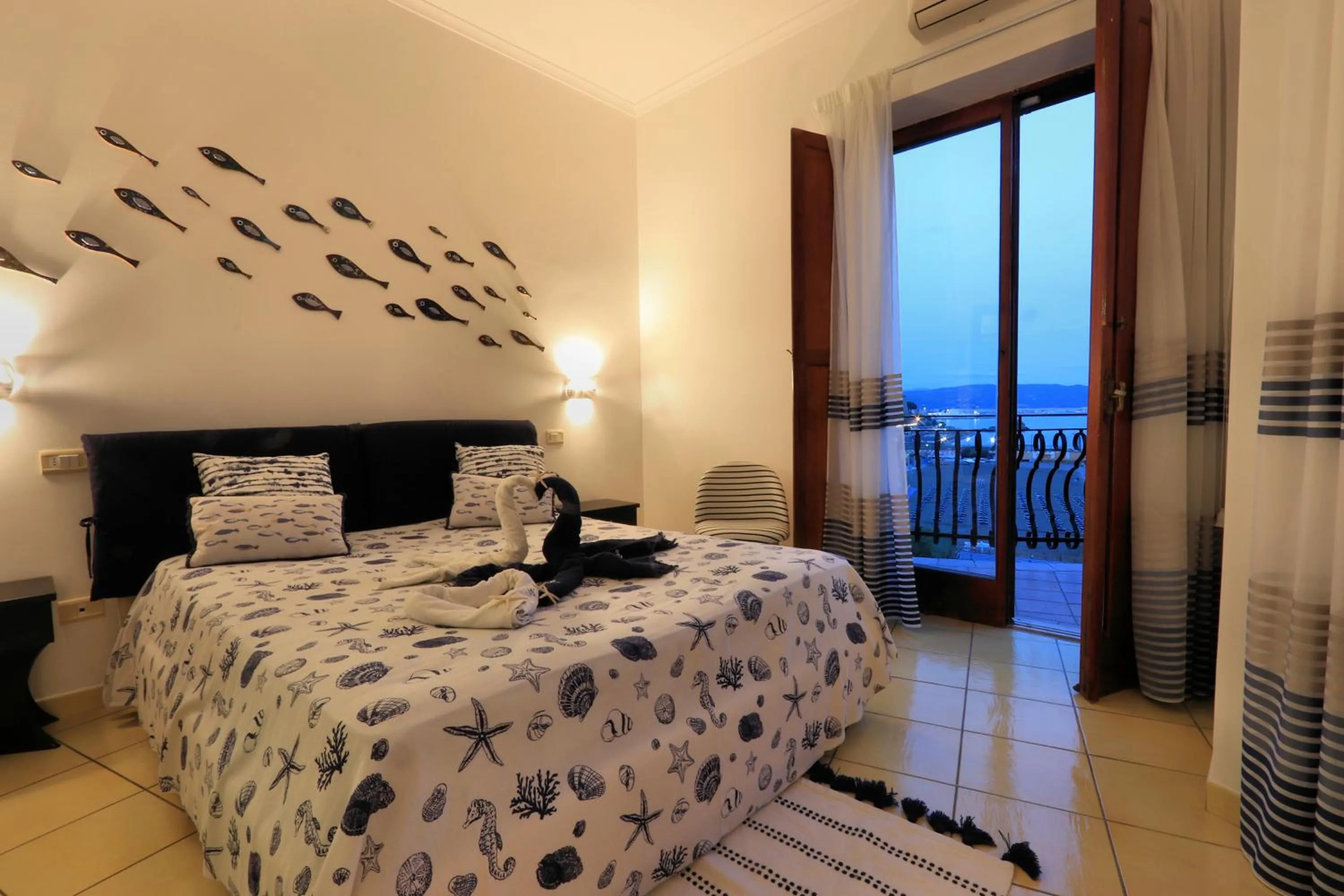 Bed in Due Relais - Panoramic Sea View Suites