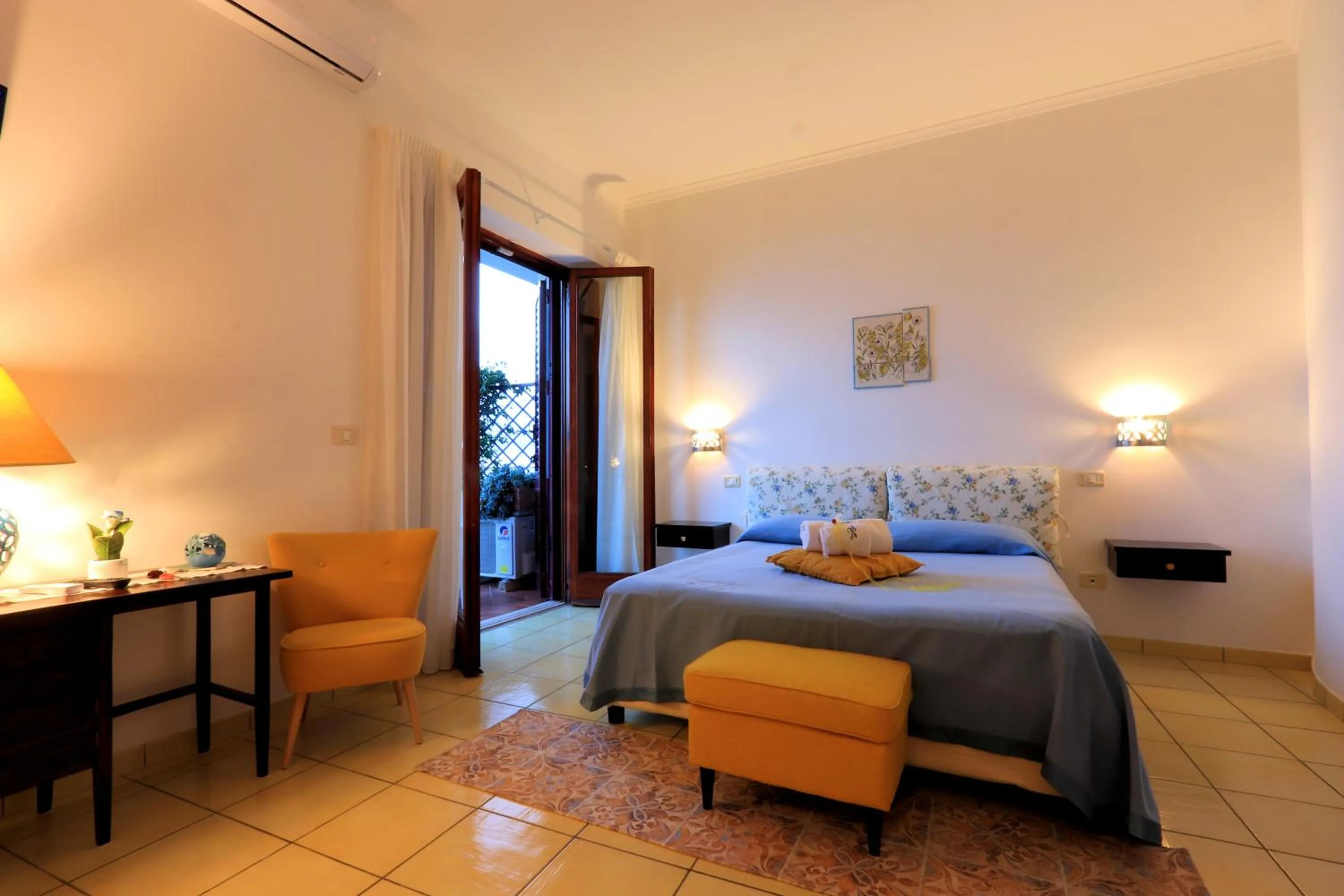 Bed in Due Relais - Panoramic Sea View Suites