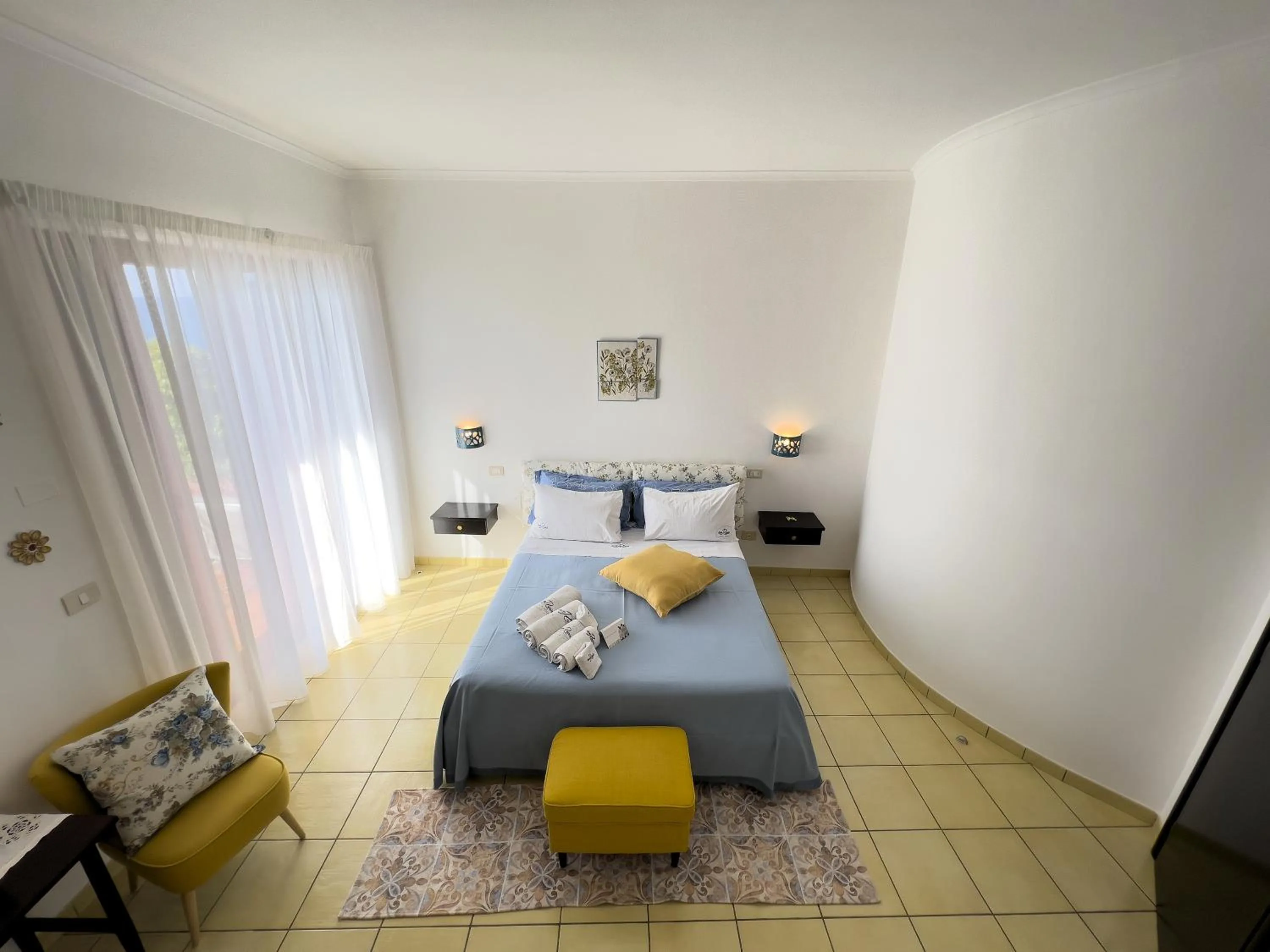 Bed in Due Relais - Panoramic Sea View Suites