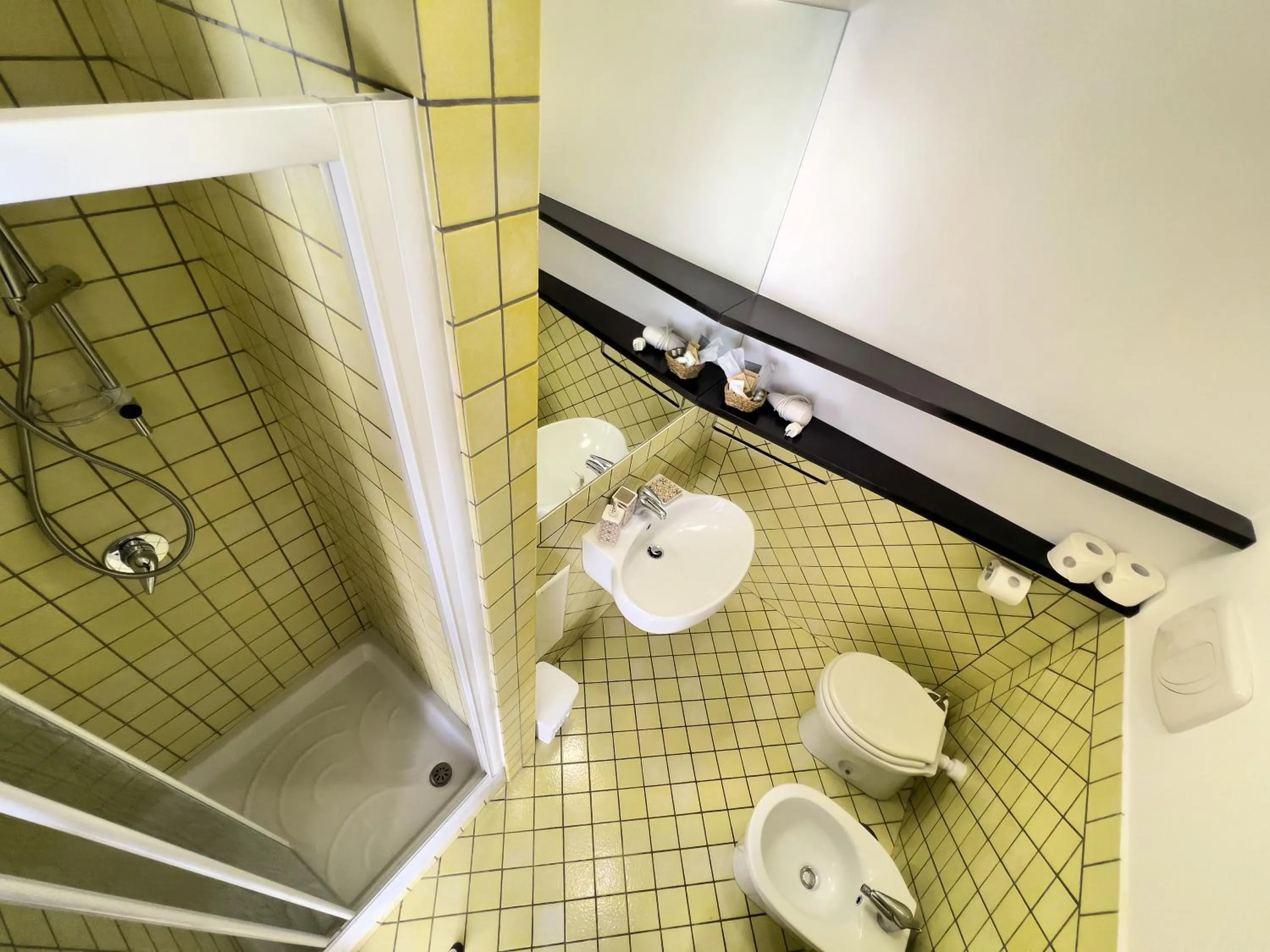 Shower in Due Relais - Panoramic Sea View Suites