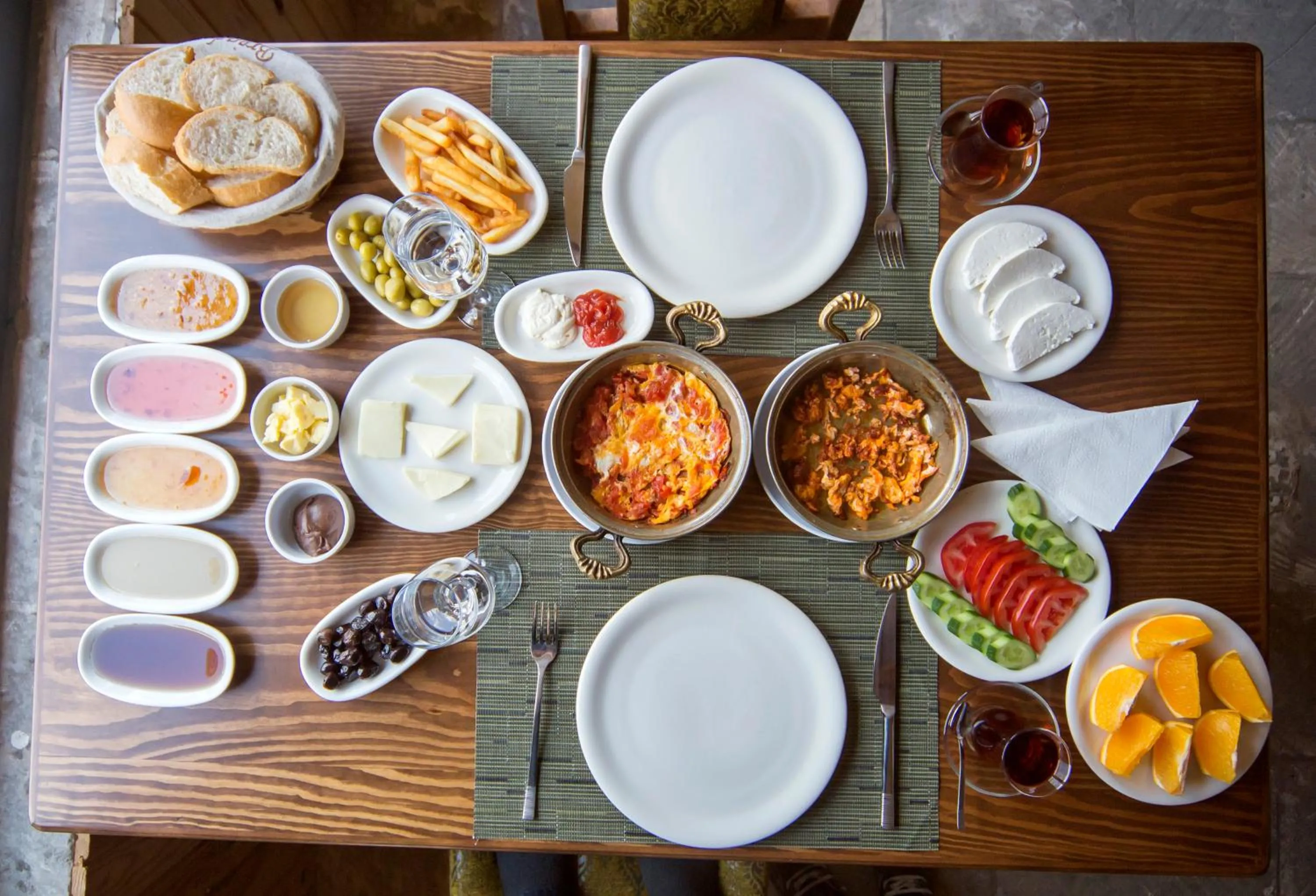 Food and drinks in PALMYRA BOUTIQUE HOTEL