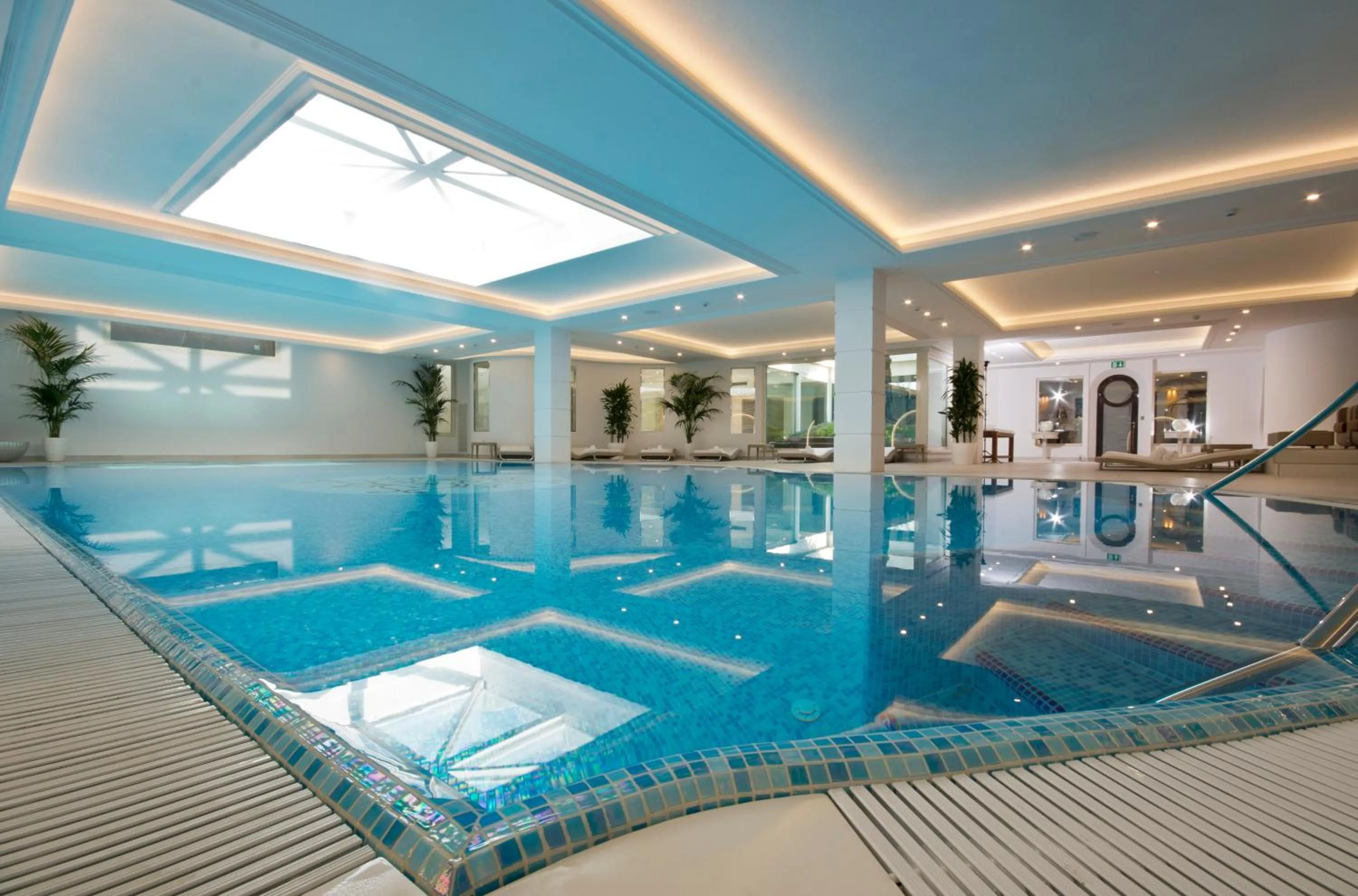 Swimming pool in Grand Hotel Da Vinci