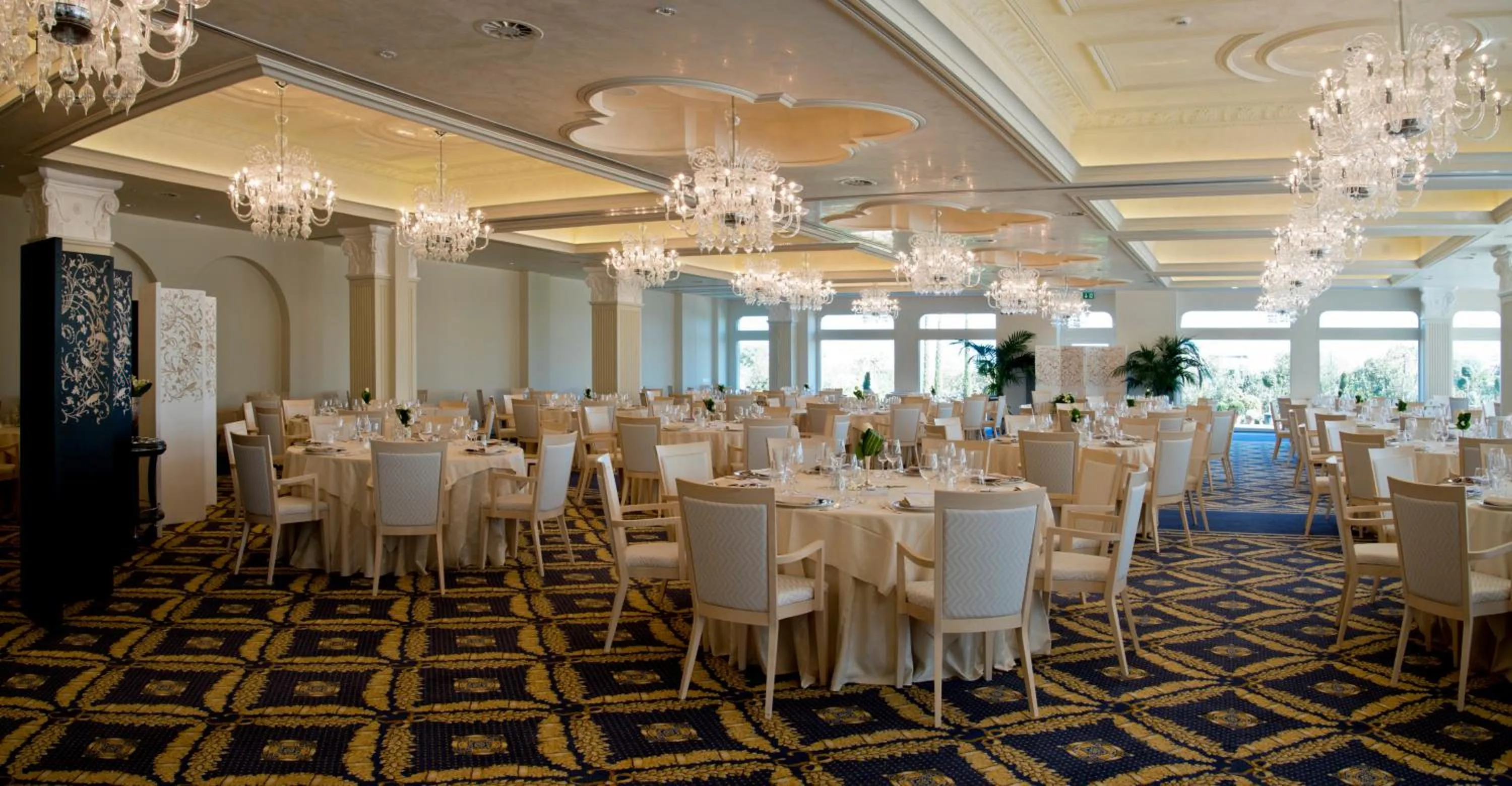 Restaurant/places to eat in Grand Hotel Da Vinci