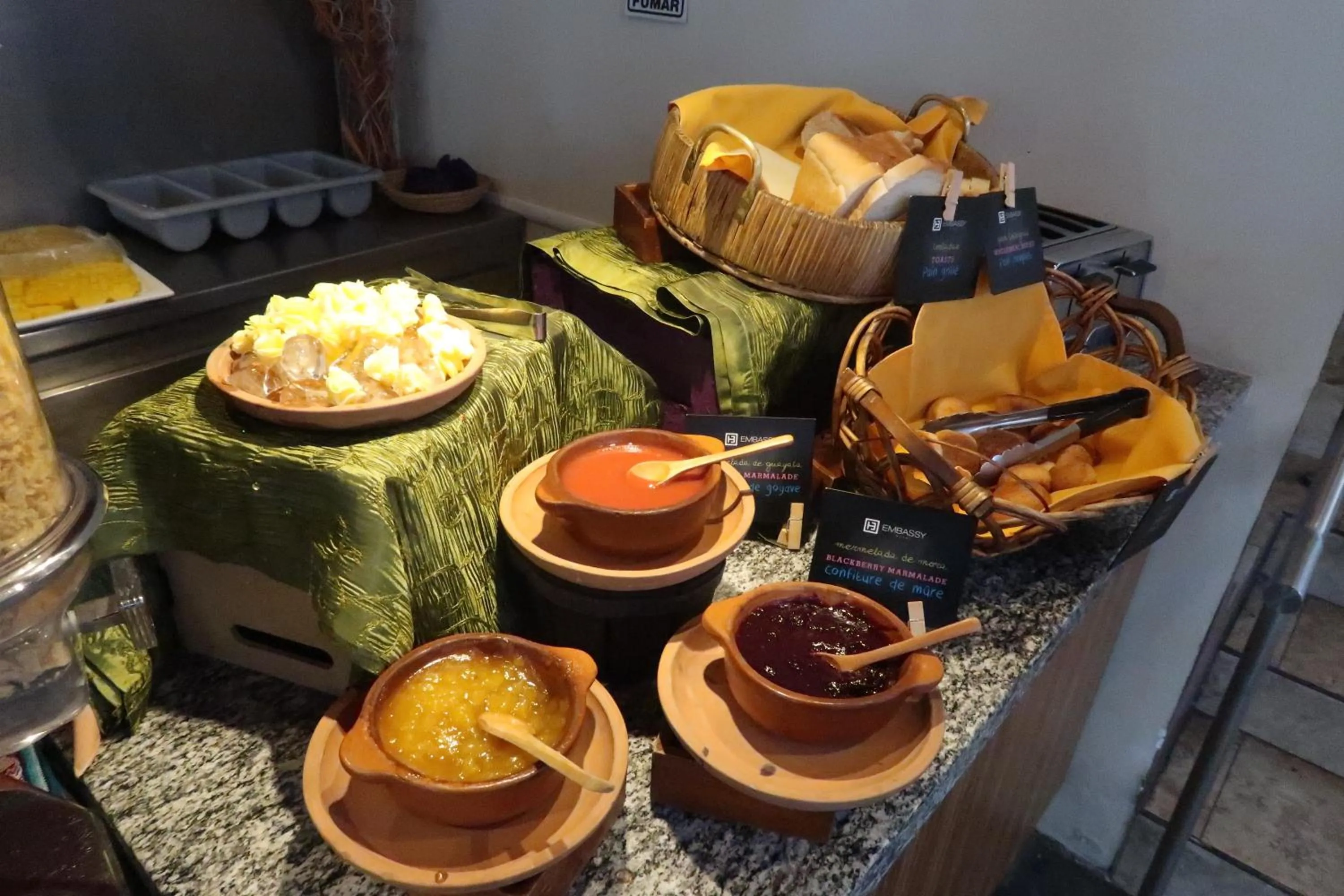 Restaurant/places to eat in Embassy Quito