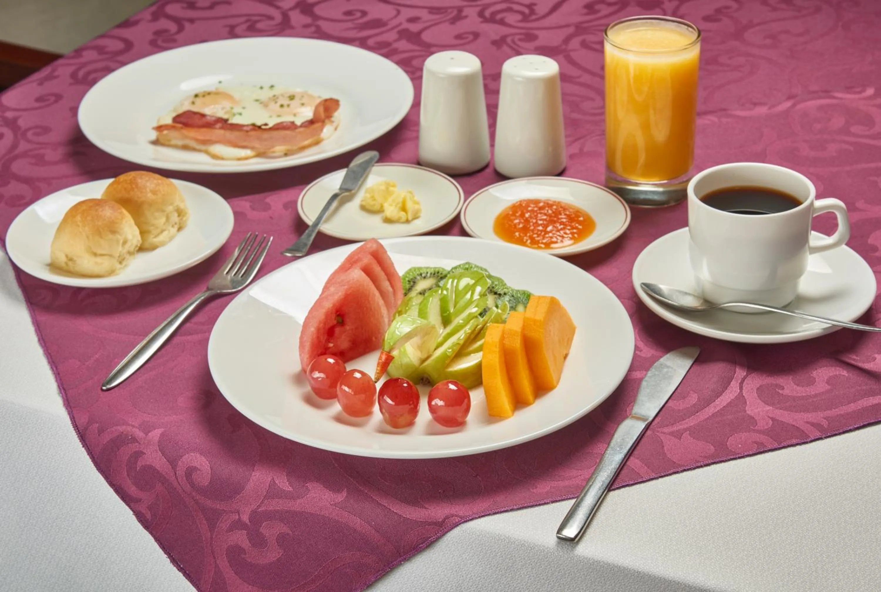 Restaurant/places to eat in Embassy Quito