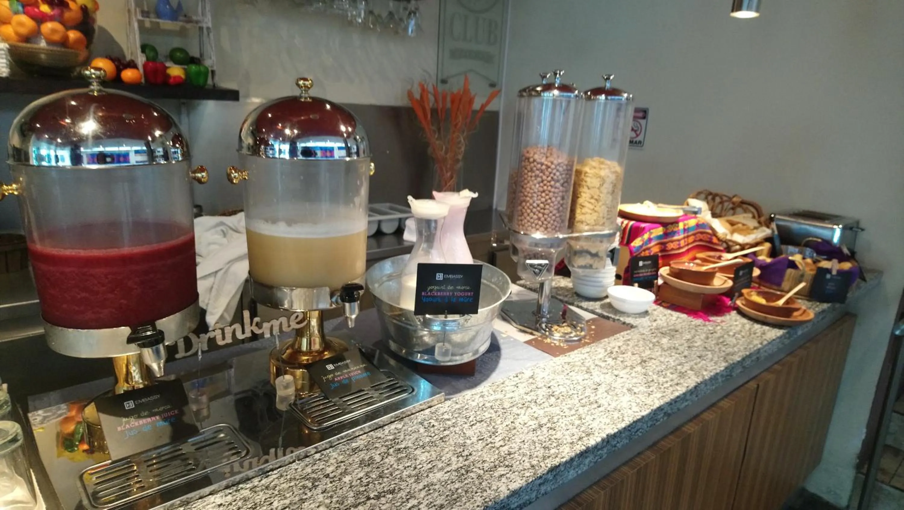 Restaurant/places to eat in Embassy Quito