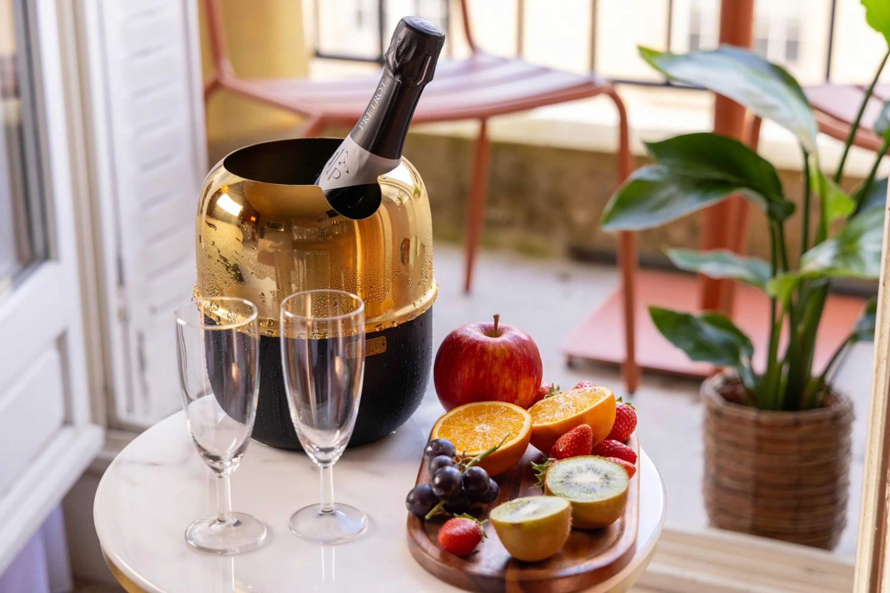 Food and drinks in Hotel Trianon Rive Gauche