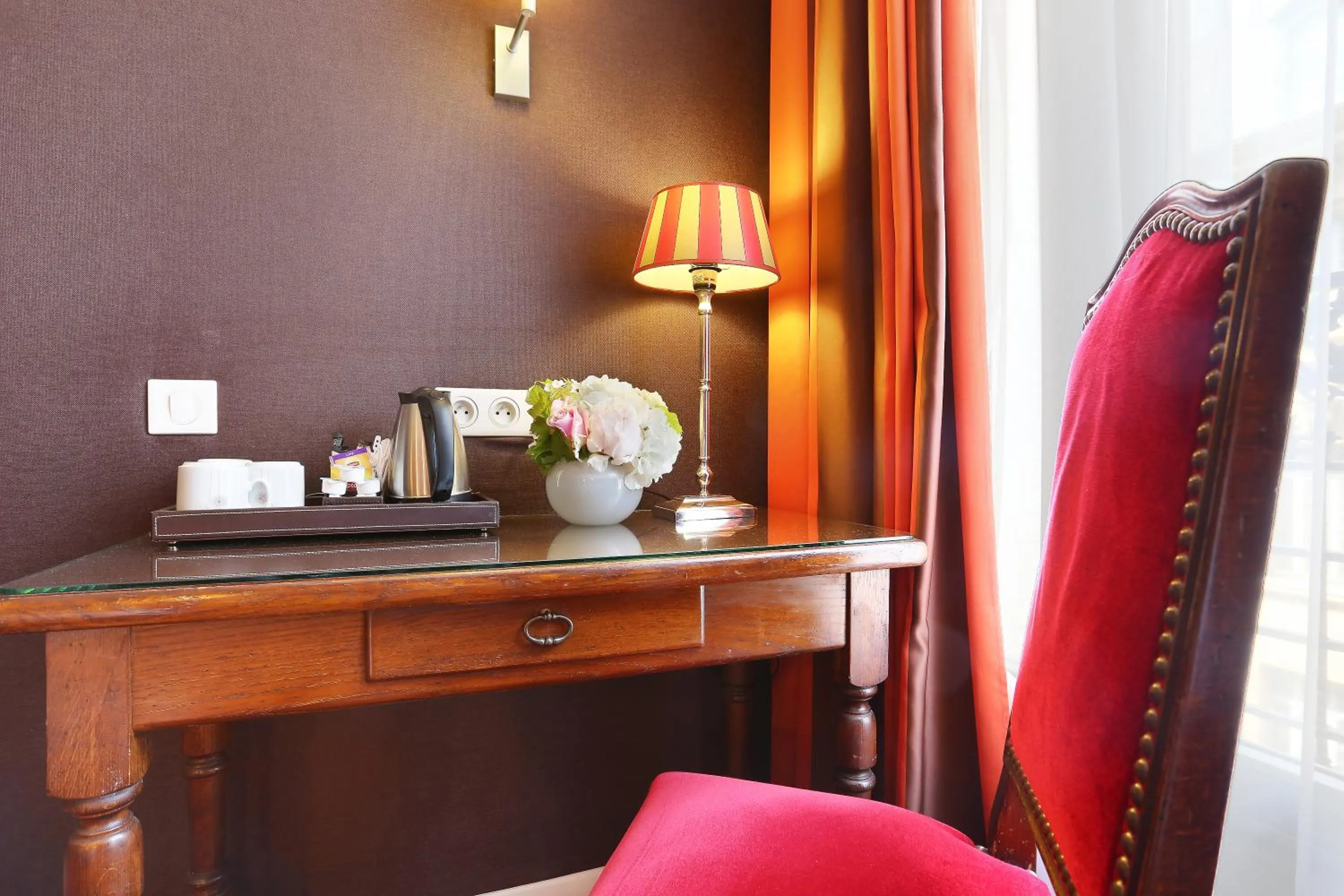 Coffee/tea facilities in Hotel Trianon Rive Gauche