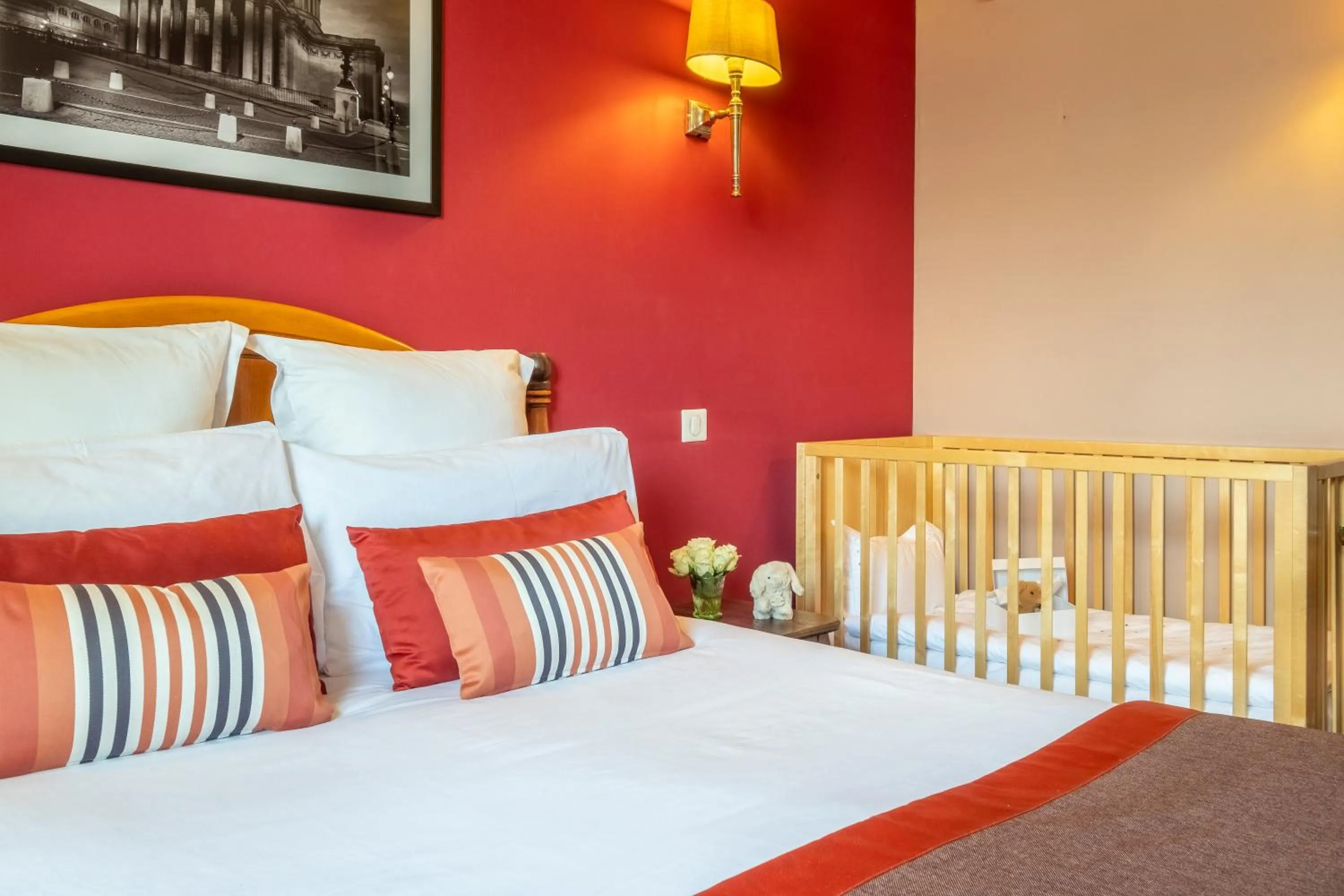 Bedroom, Bed in Hotel Trianon Rive Gauche