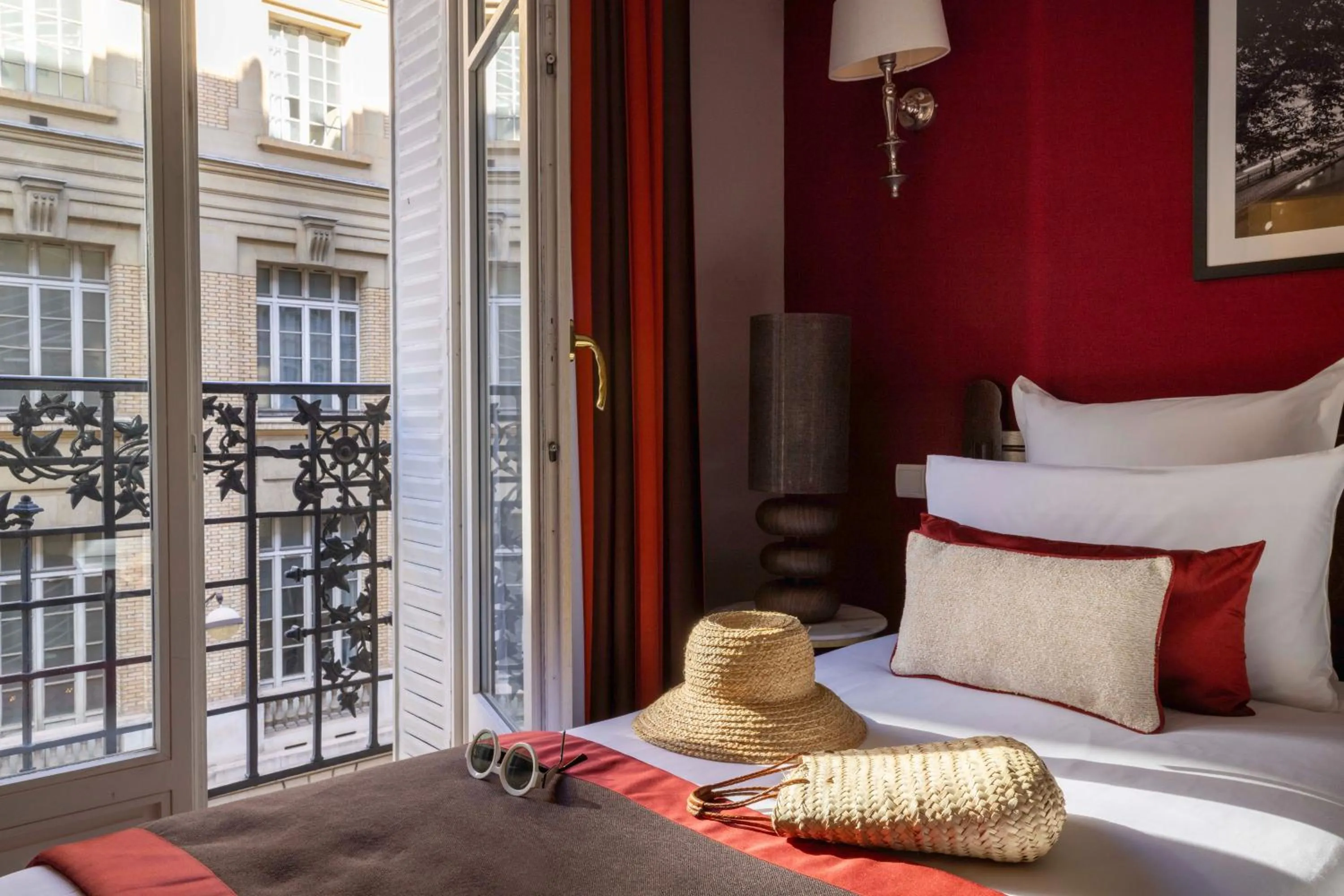 Bedroom, Bed in Hotel Trianon Rive Gauche