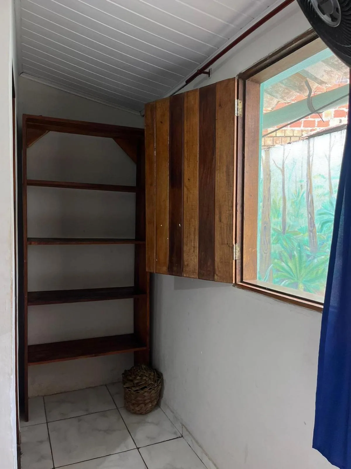 BANANAS HOSTEL