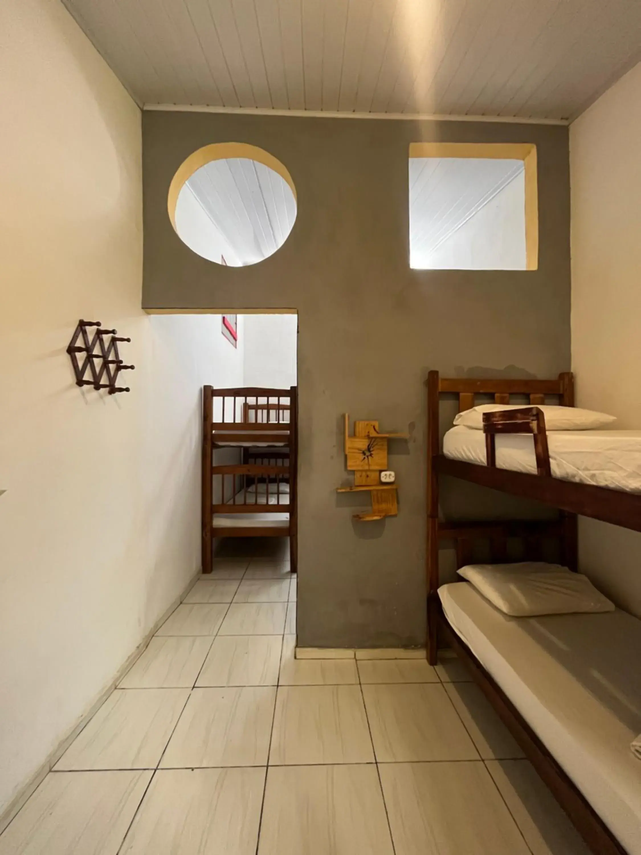 Bed in 6-Bed Mixed Dormitory Room in BANANAS HOSTEL Bed in 6-Bed Mixed Dormitory Room in BANANAS HOSTEL