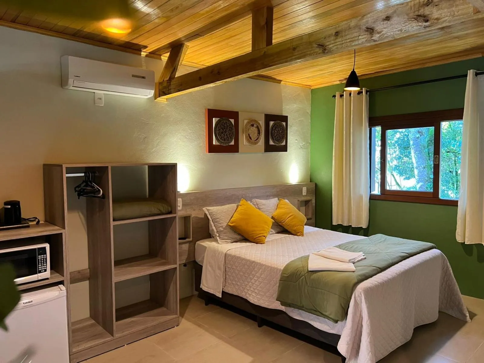 Photo of the whole room, Bed in Pousada Maibe Amanhecer na Serra