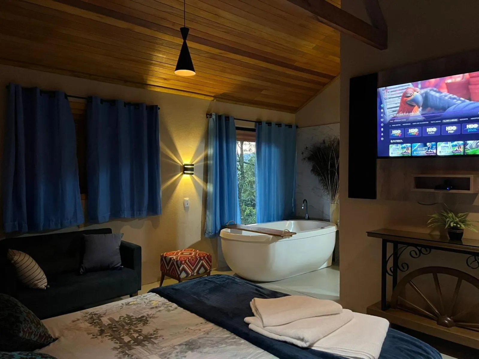 Property building, Bed in Pousada Maibe Amanhecer na Serra