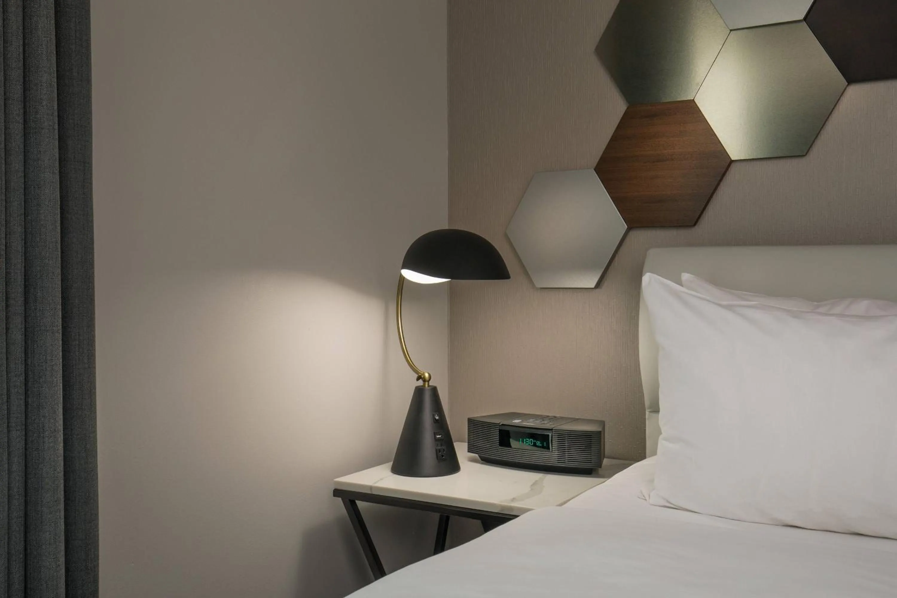 Photo of the whole room, Bed in Le Meridien Boston Cambridge