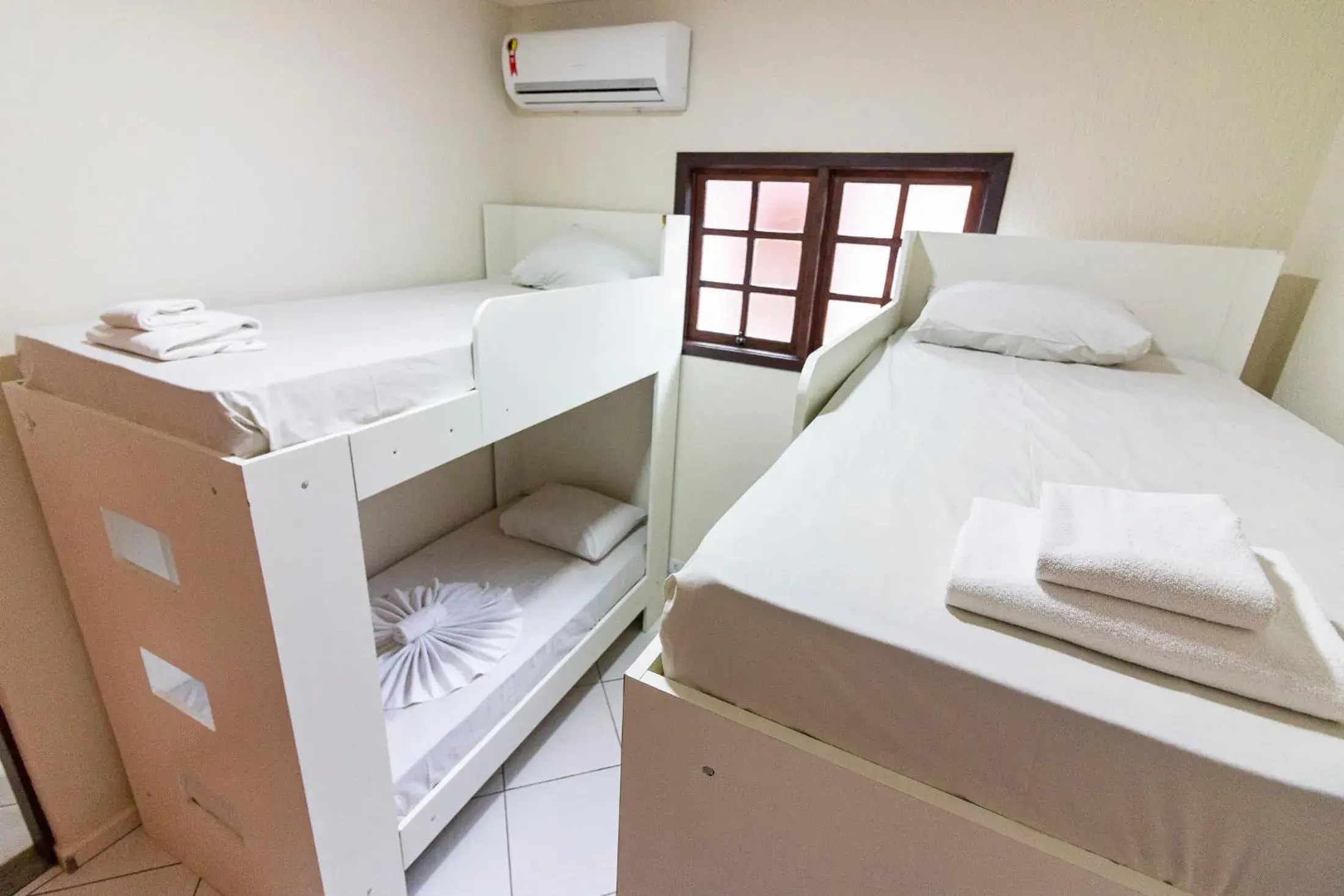 Bed in 4-Bed Mixed Dormitory Room in Namoa Pollastrini Bed in 4-Bed Mixed Dormitory Room in Namoa Pollastrini