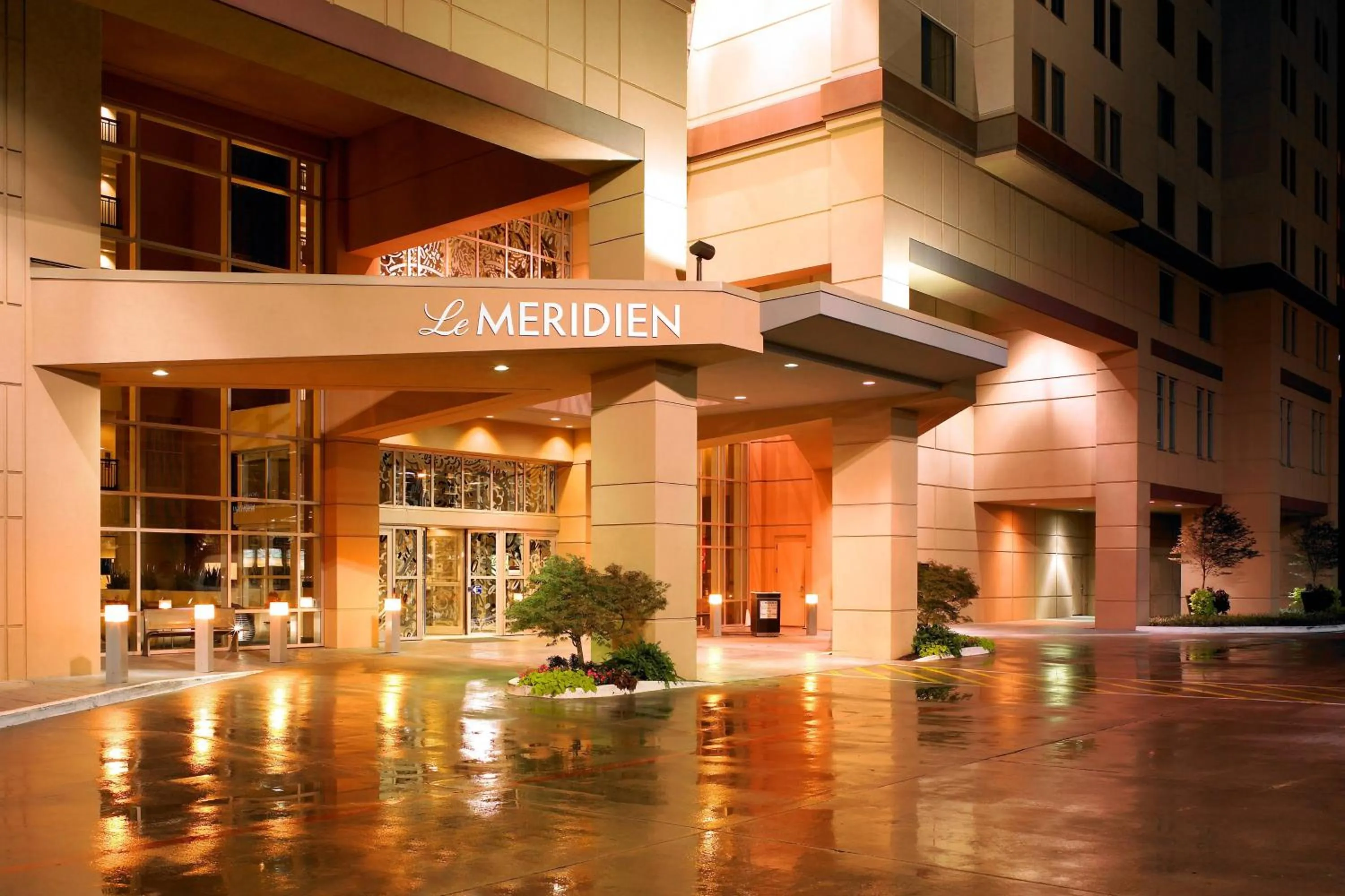 Property building in Le Meridien Dallas by the Galleria