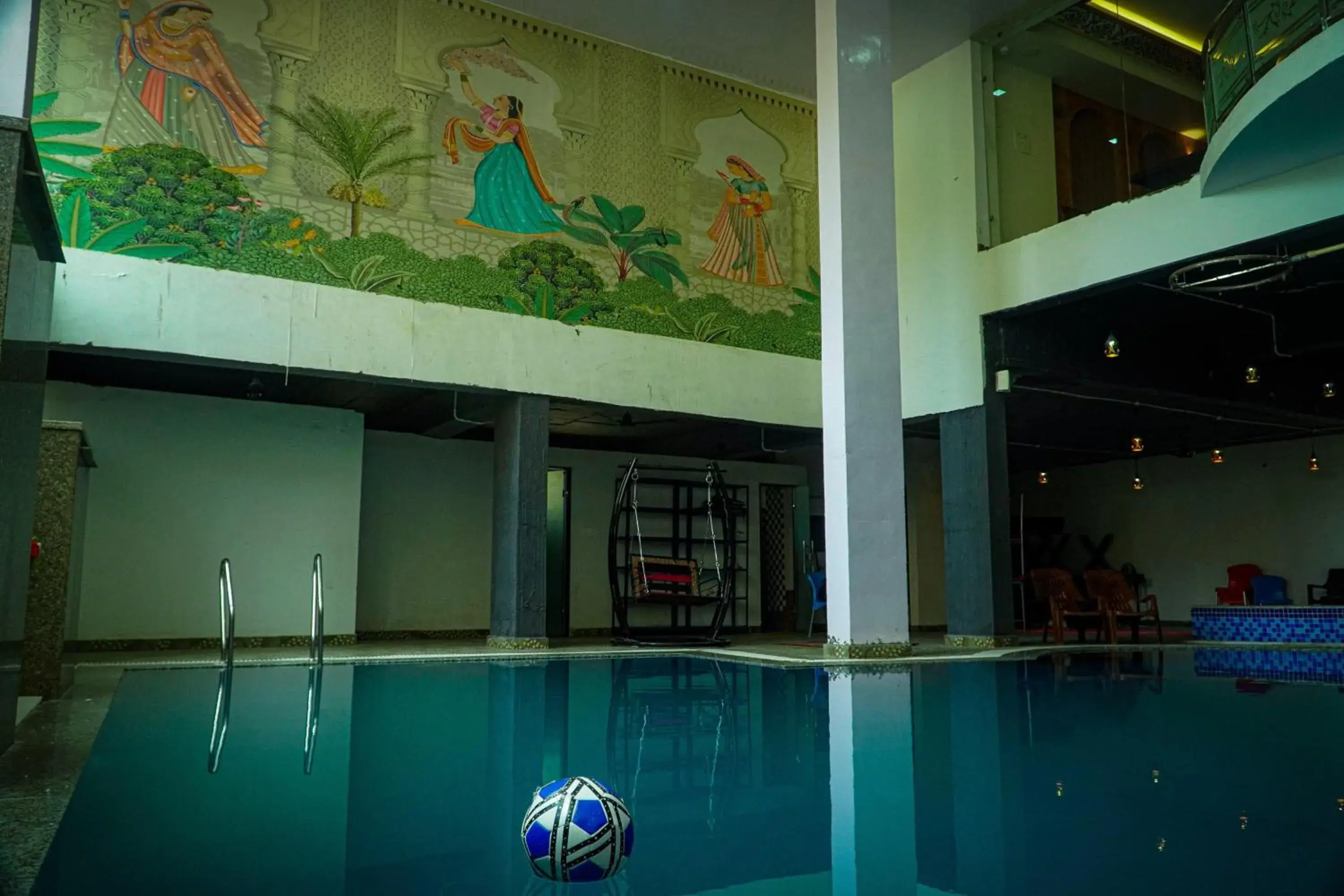 Swimming pool in Hotel Jaisal Inn - Pure Veg Swimming pool in Hotel Jaisal Inn - Pure Veg