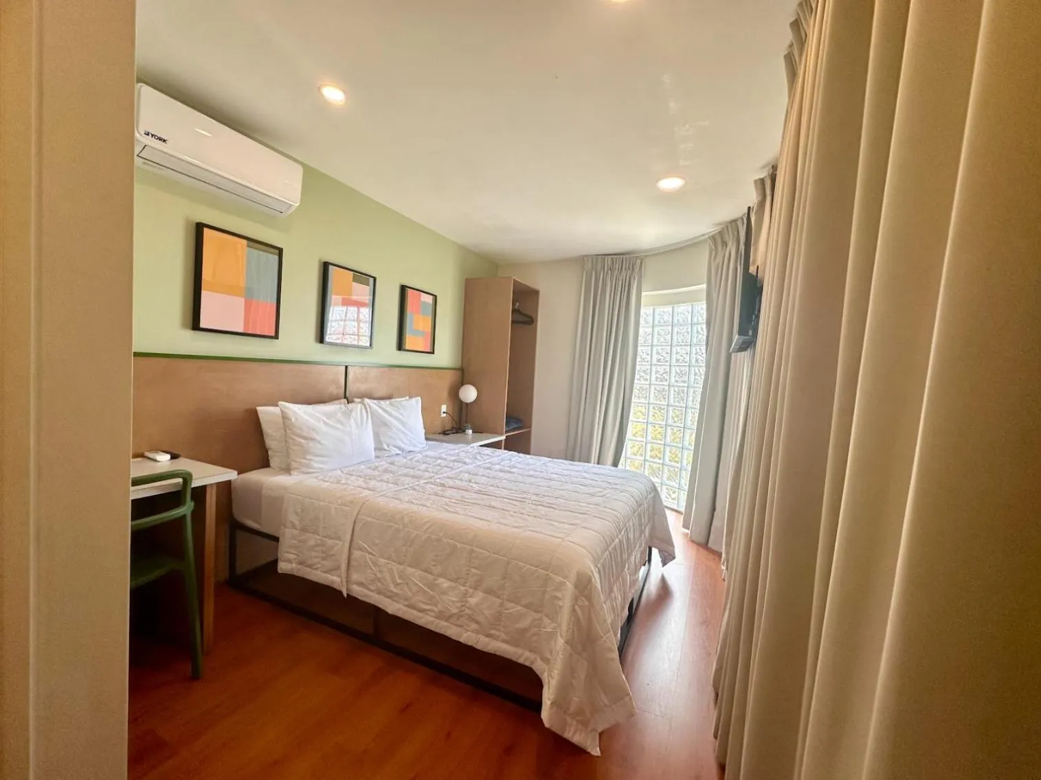 Photo of the whole room in INTJ Hotel