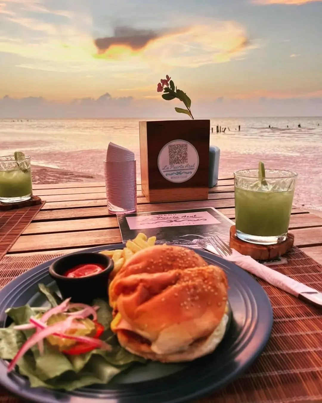 Restaurant/places to eat in Hotel Boutique La Puerta Azul Beachfront - Adults Only