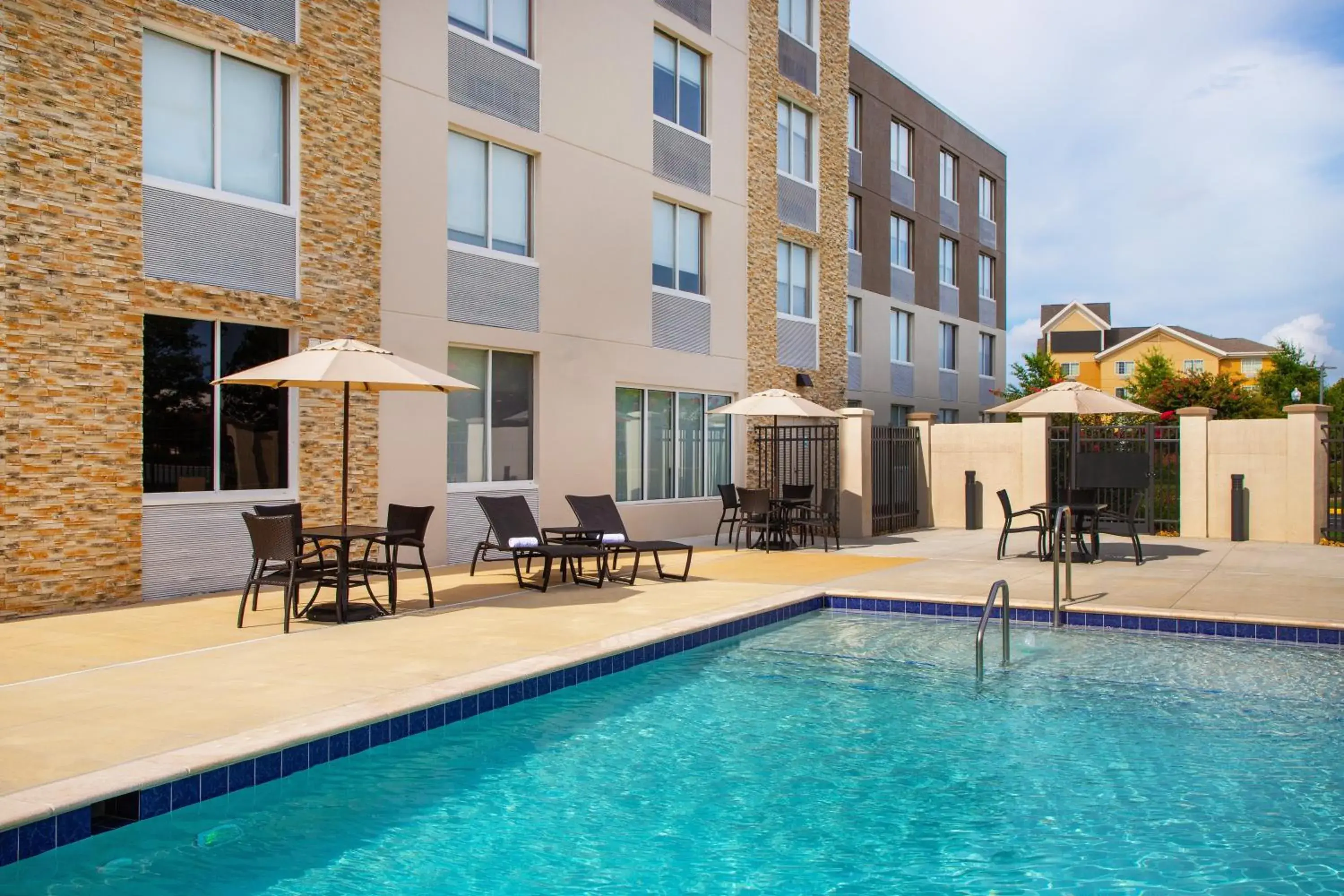 Property building in Holiday Inn Express Chesapeake - Norfolk by IHG Property building in Holiday Inn Express Chesapeake - Norfolk by IHG