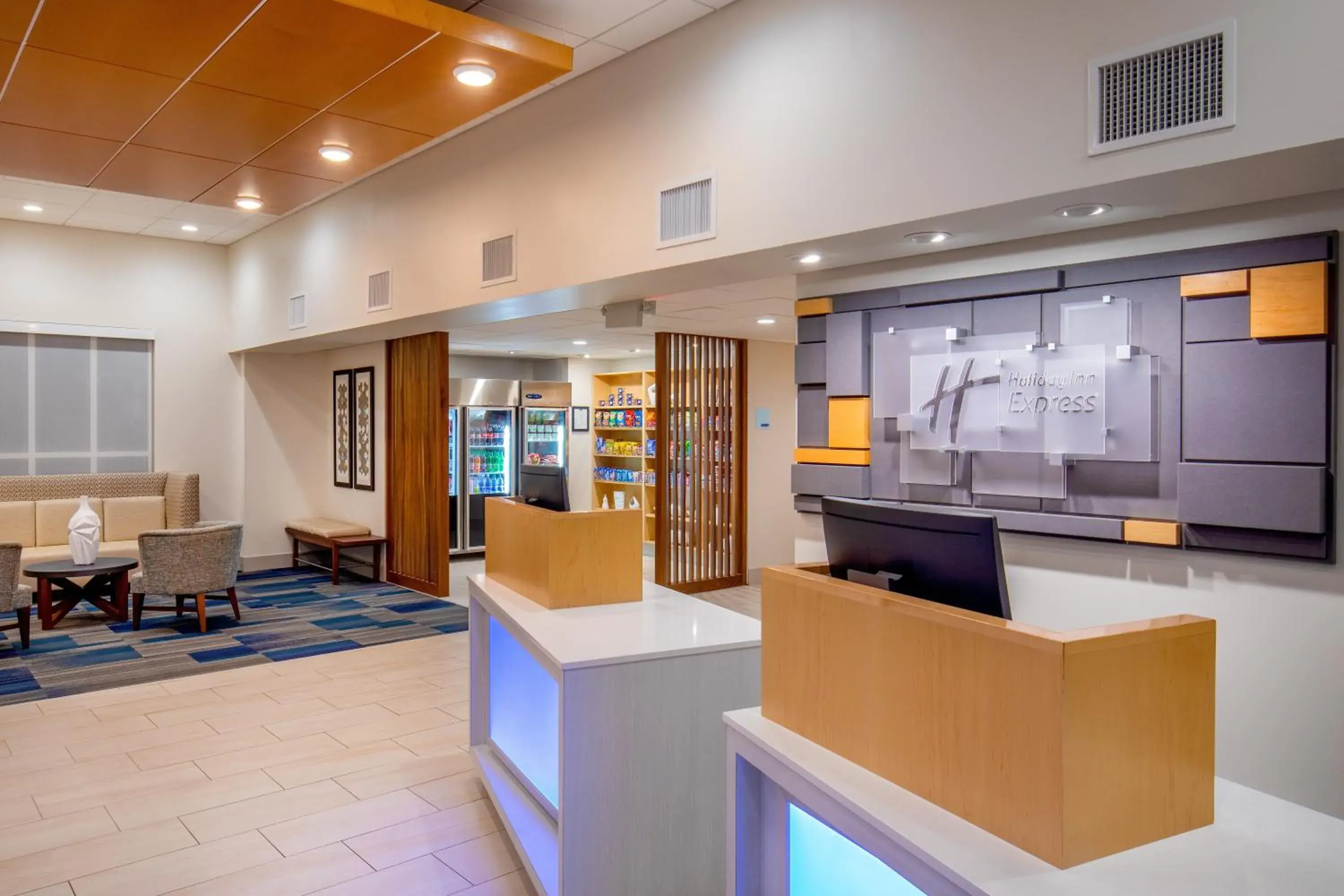 Property building in Holiday Inn Express Chesapeake - Norfolk by IHG Property building in Holiday Inn Express Chesapeake - Norfolk by IHG