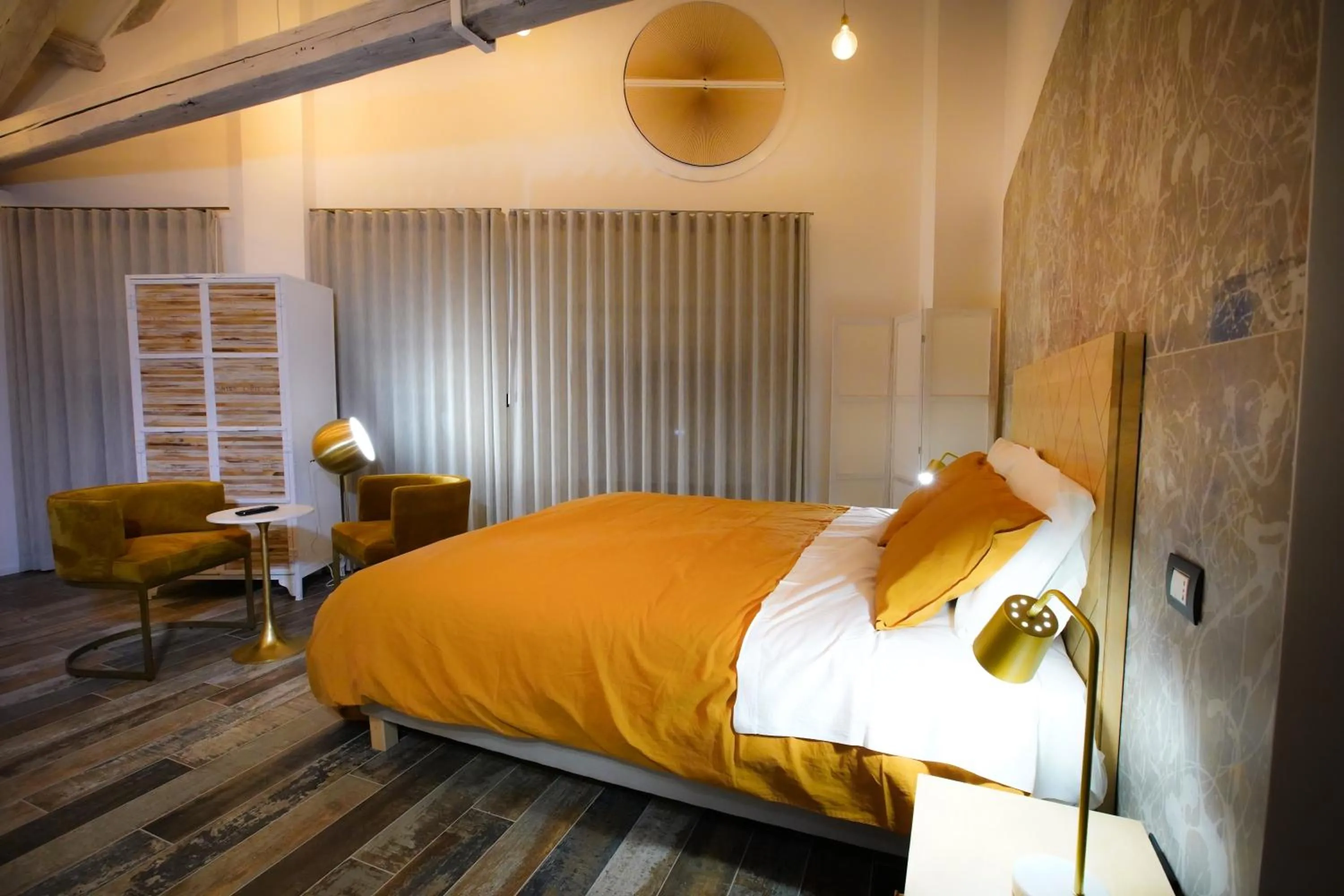 Bedroom, Bed in Rosso Cortese